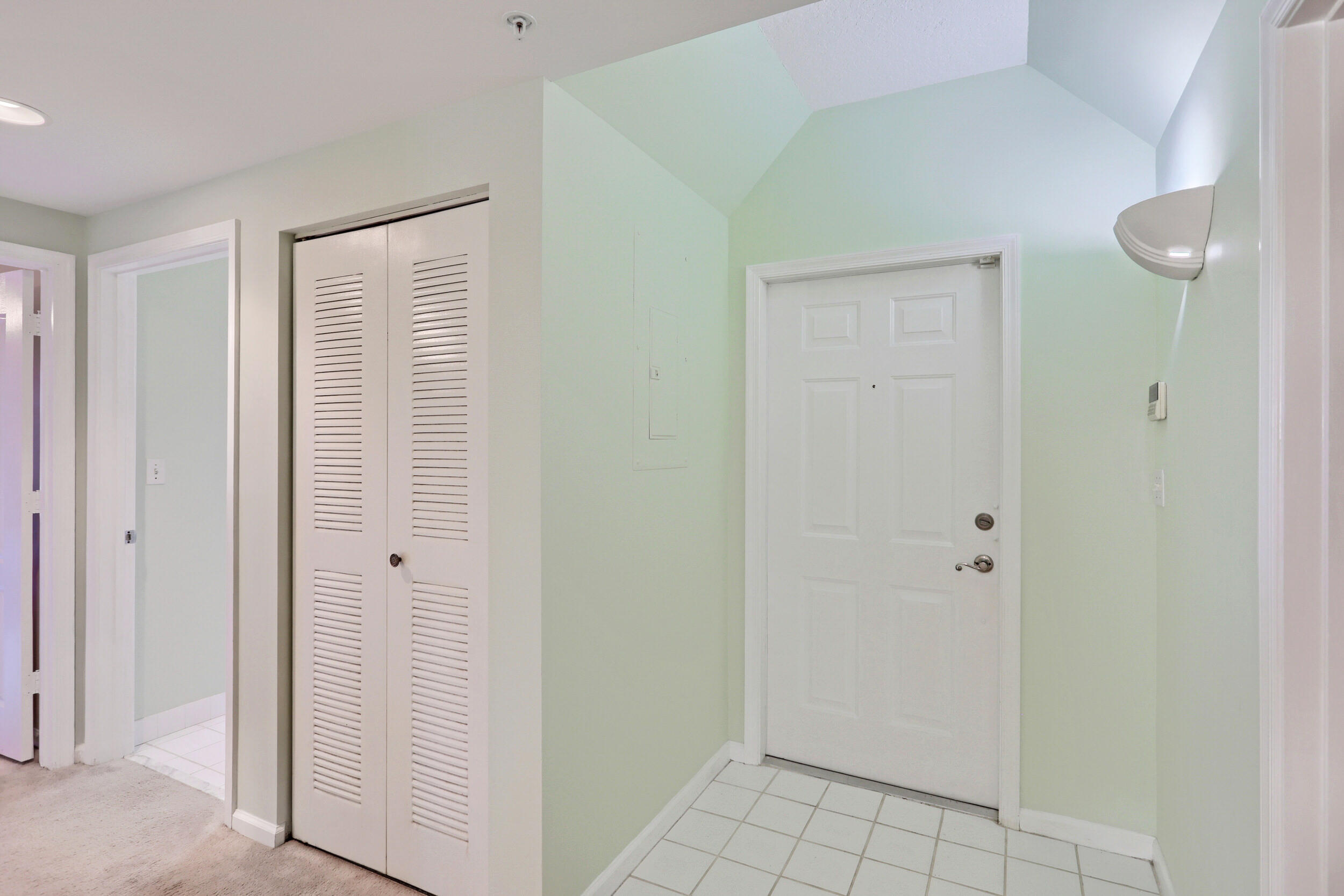 800 Uno Lago Drive 305