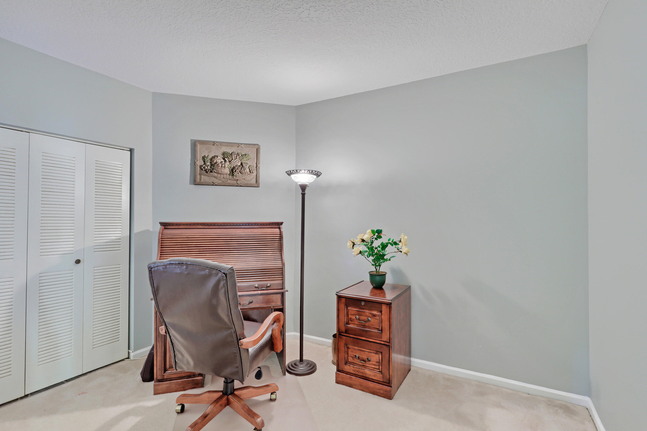 800 Uno Lago Drive 305