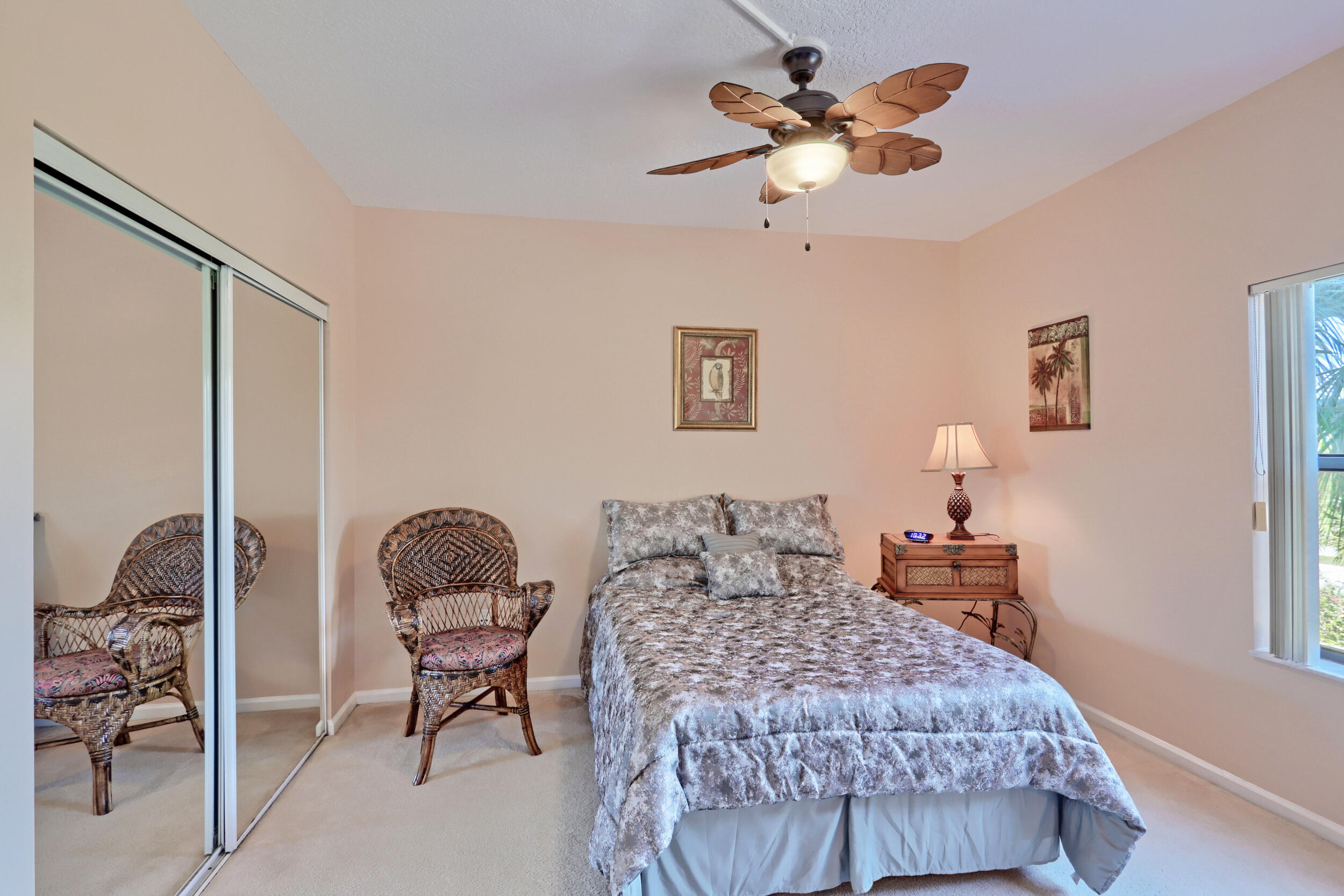 800 Uno Lago Drive 305