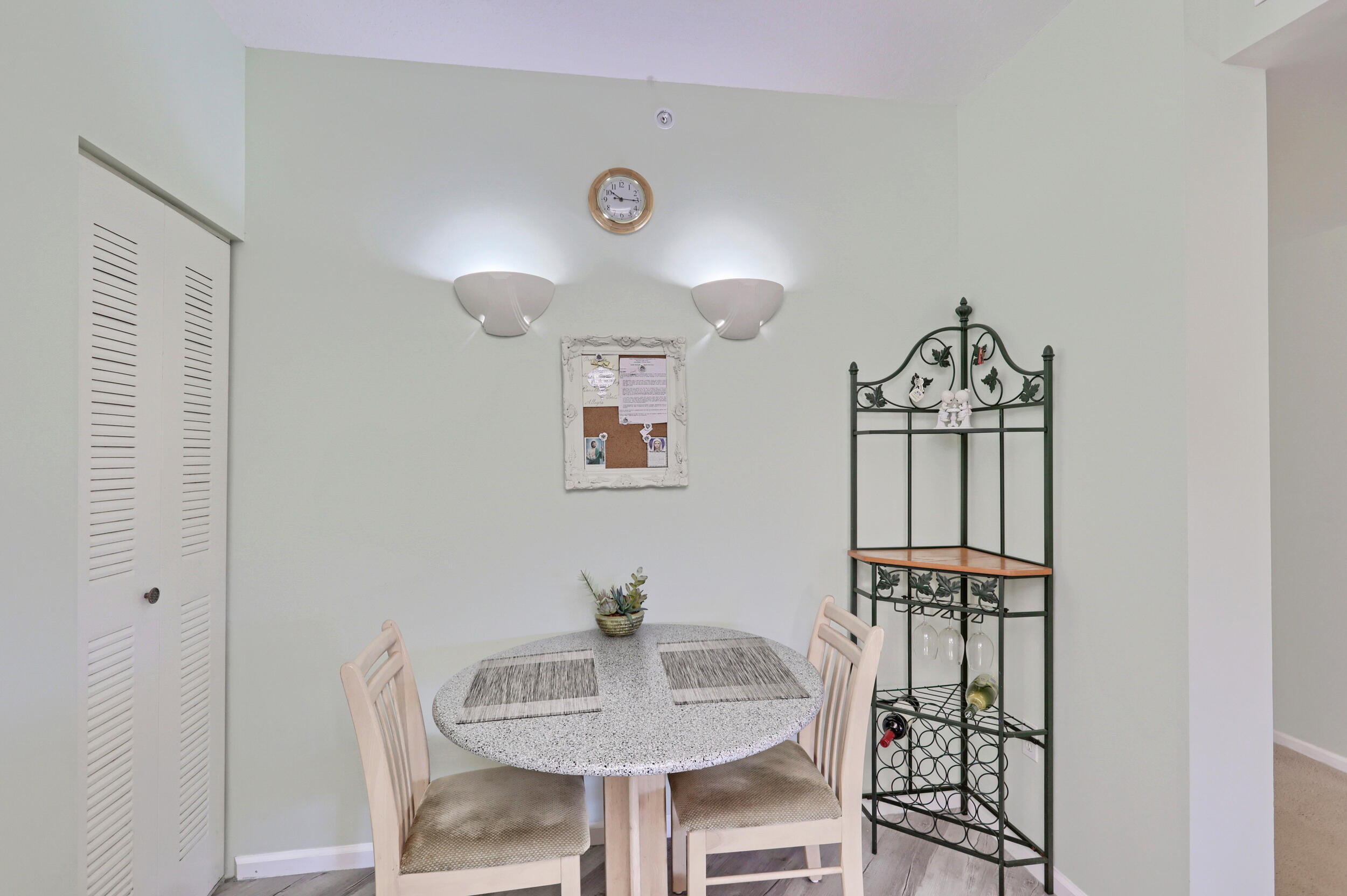 800 Uno Lago Drive 305