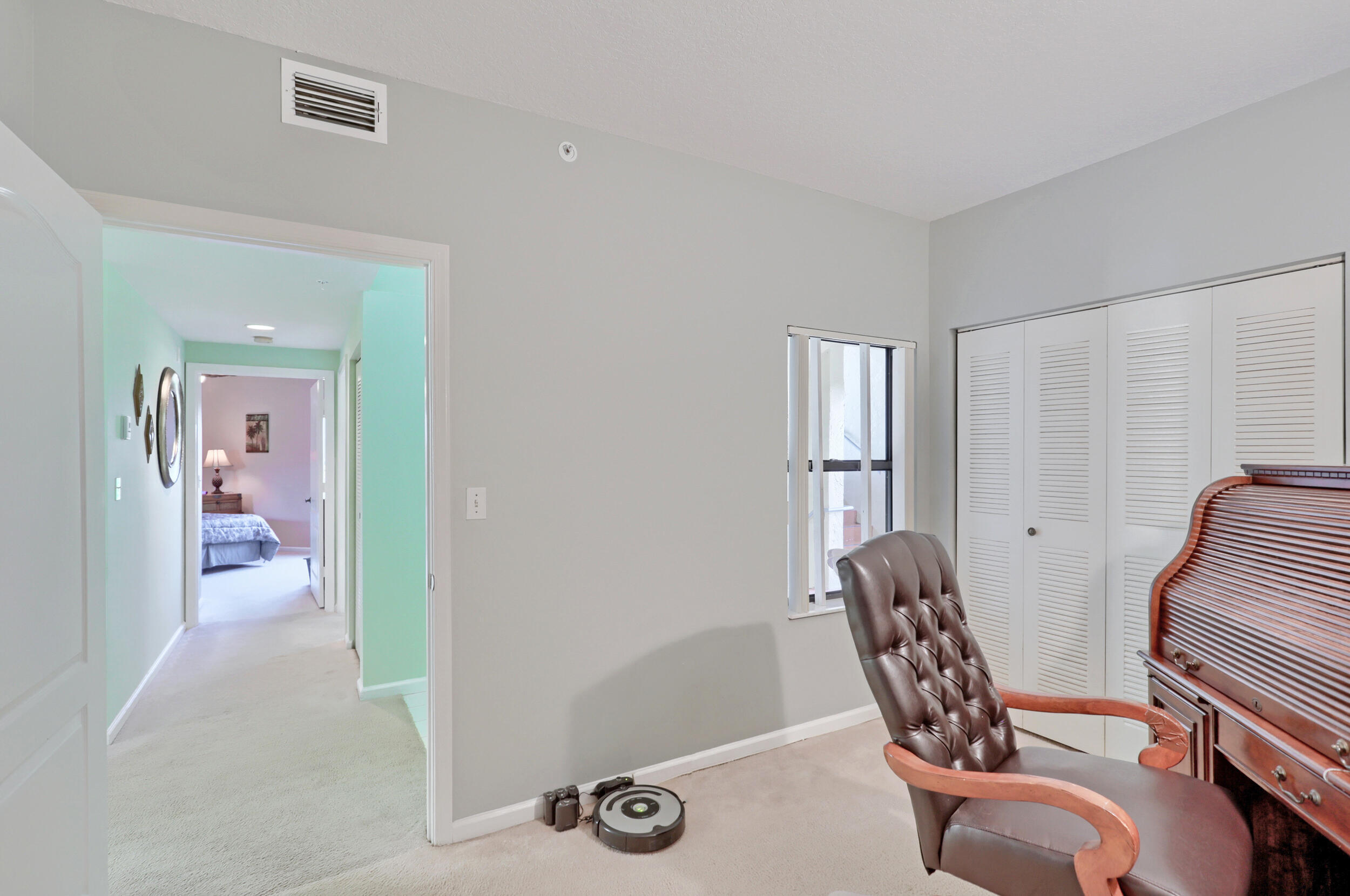 800 Uno Lago Drive 305