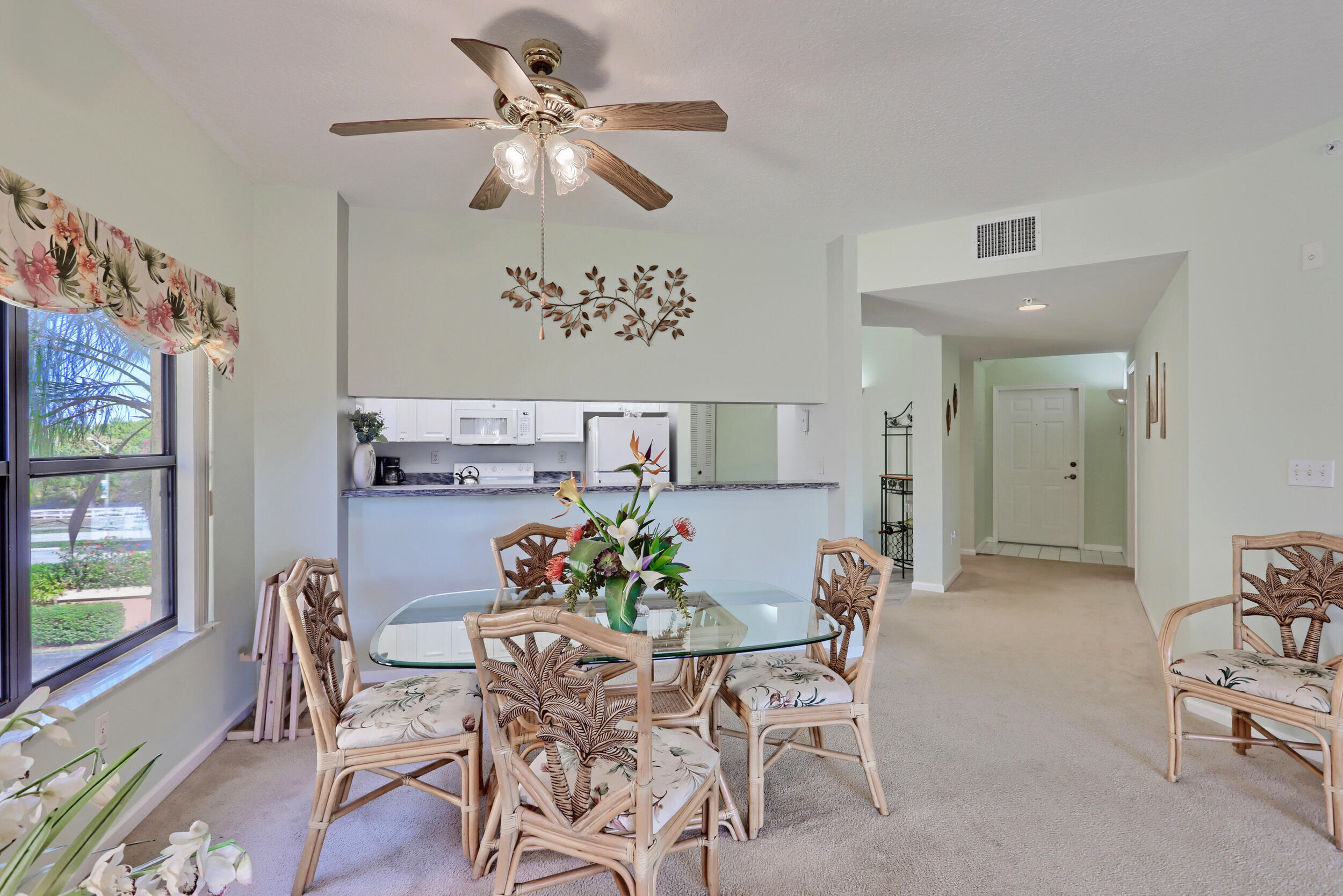 800 Uno Lago Drive 305