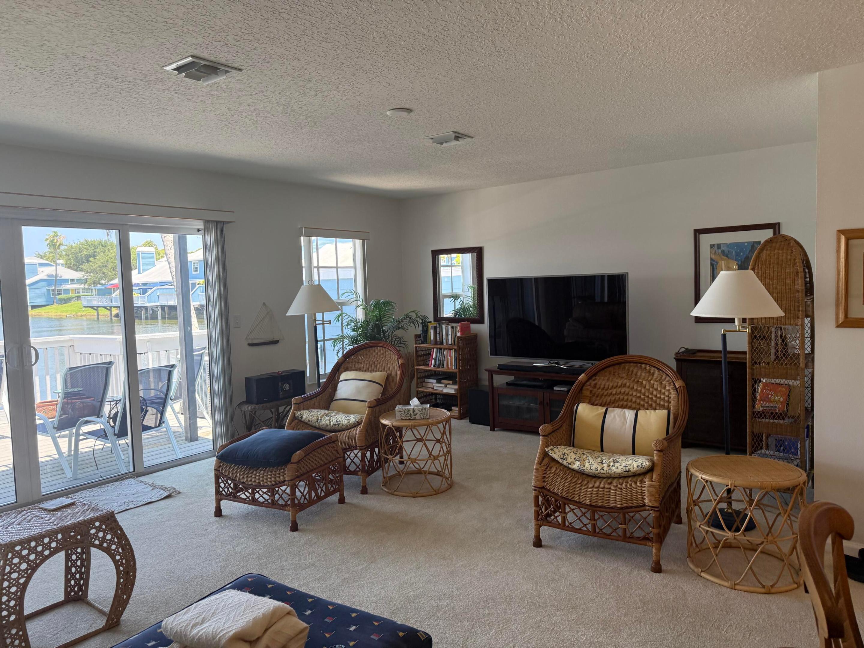 809 Ocean Dunes Circle Circle