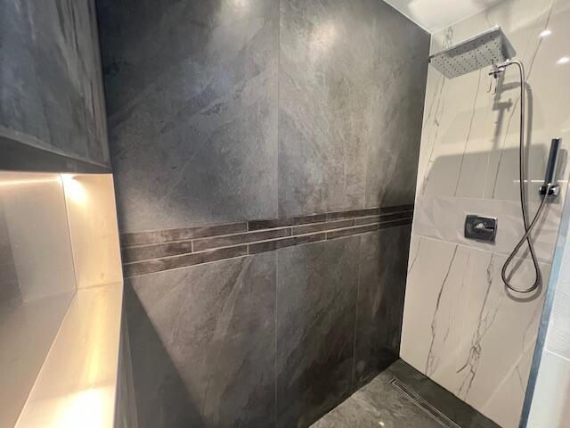 1002 Shorewinds Drive B