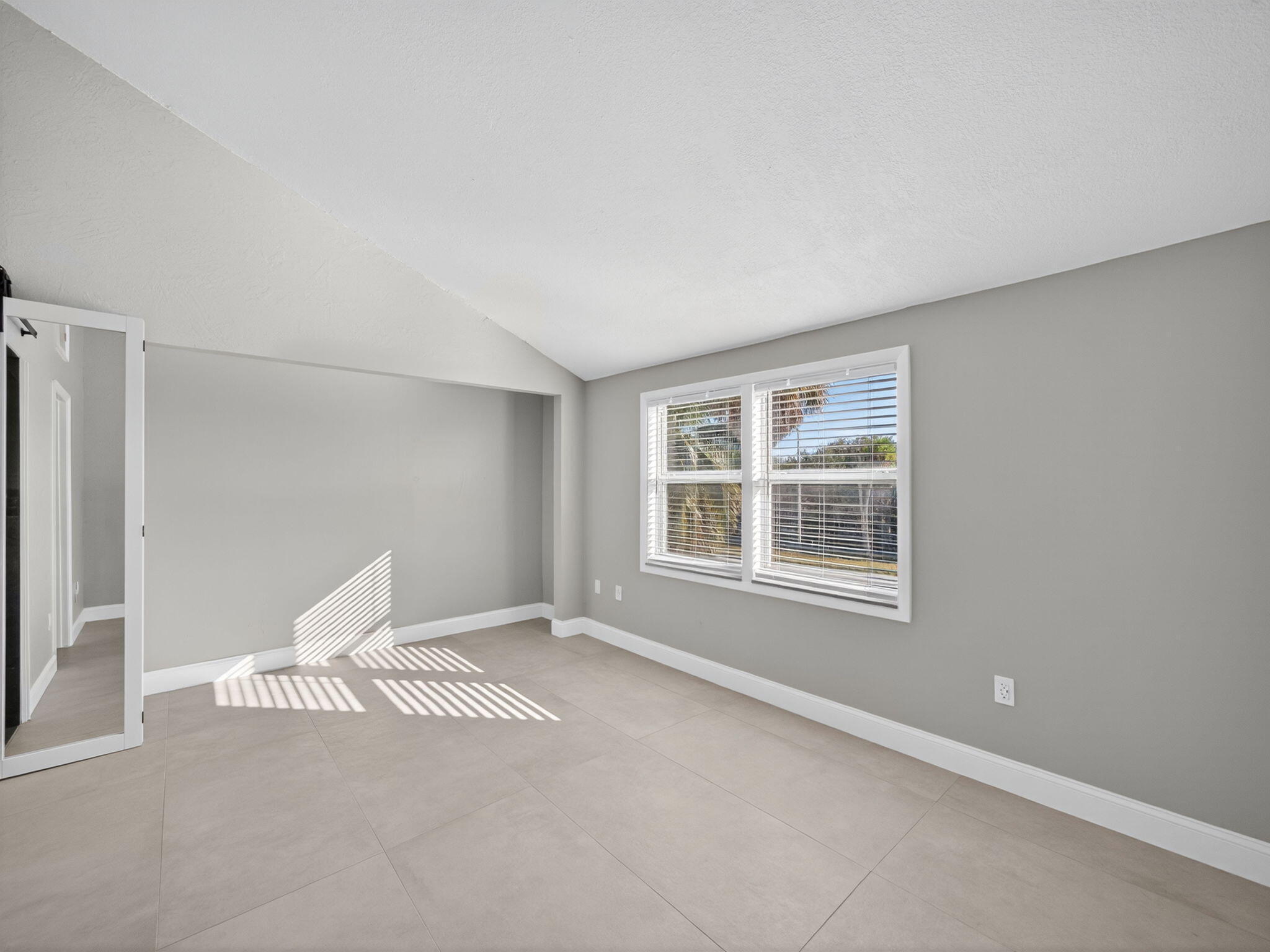 1002 Shorewinds Drive B