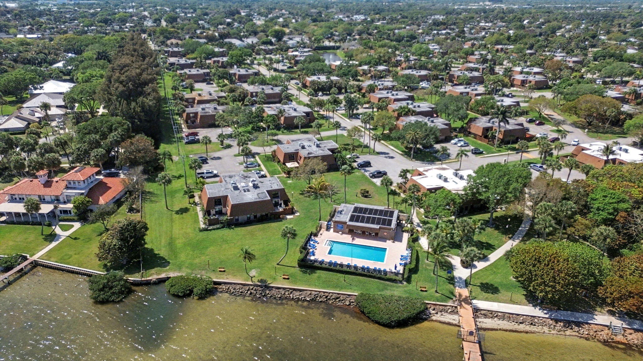 825 Center Street 12a