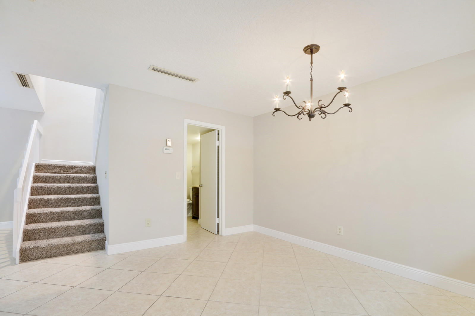825 Center Street 12a