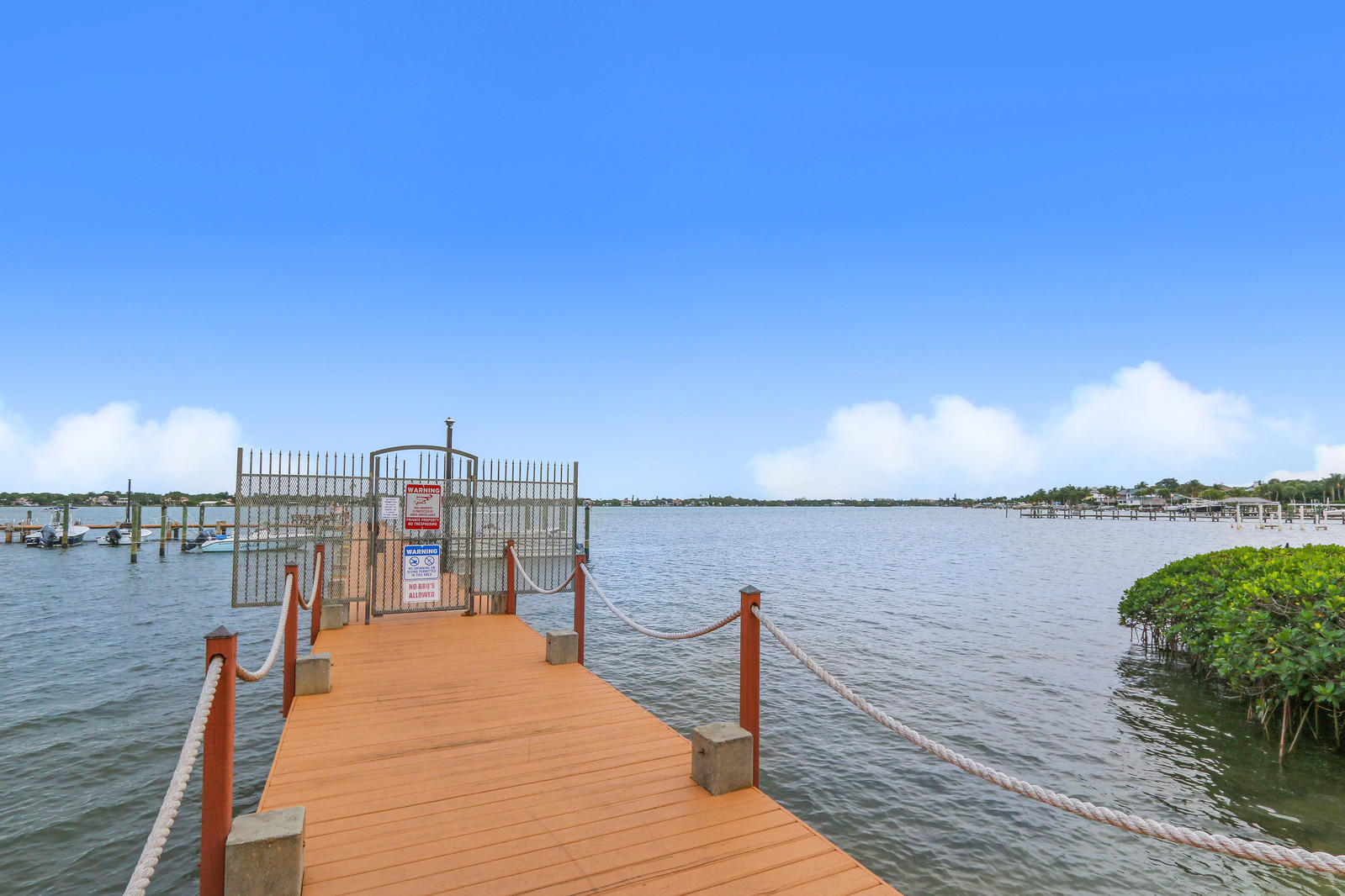 825 Center Street 12a