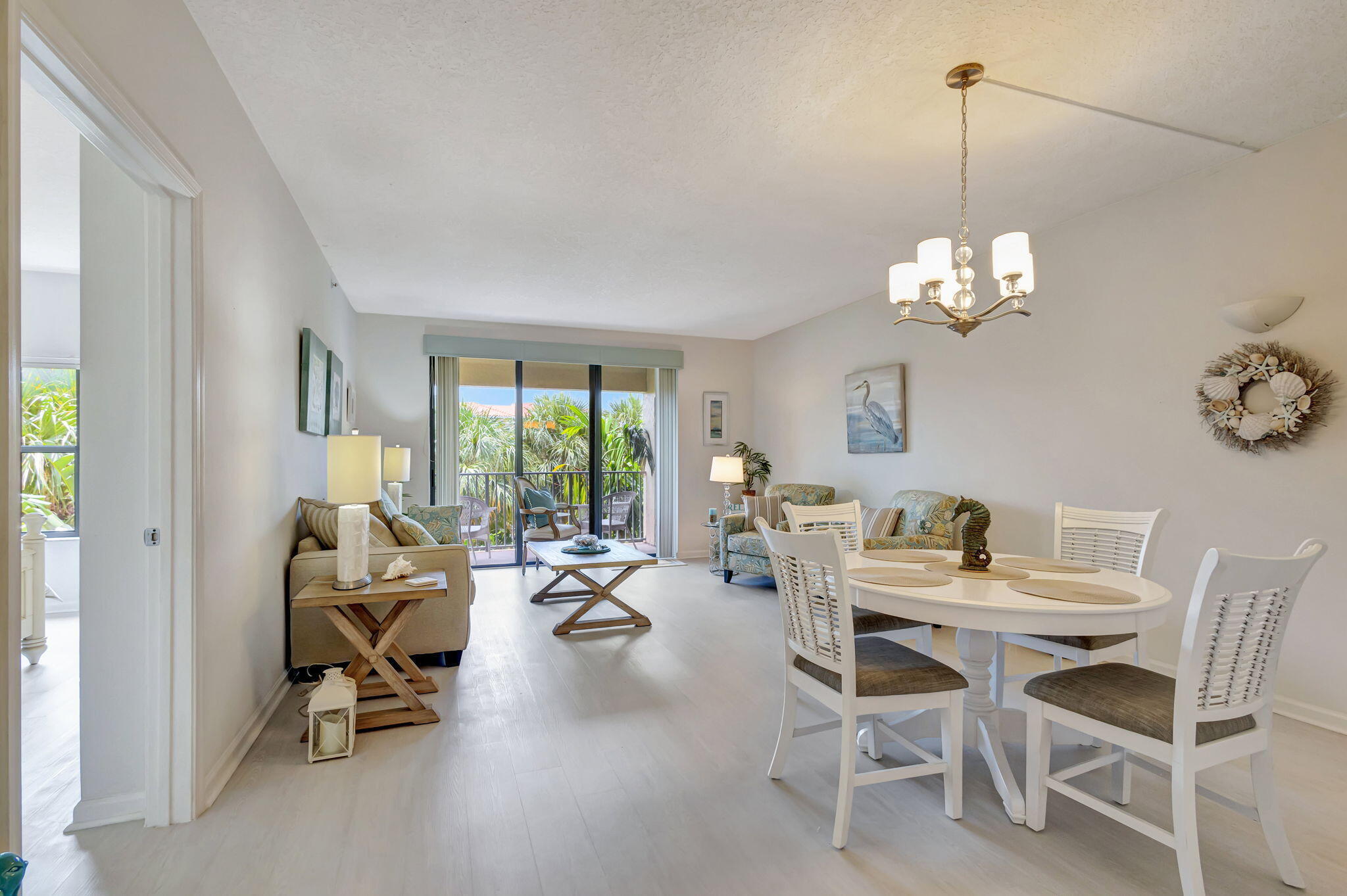 800 Uno Lago Drive 302