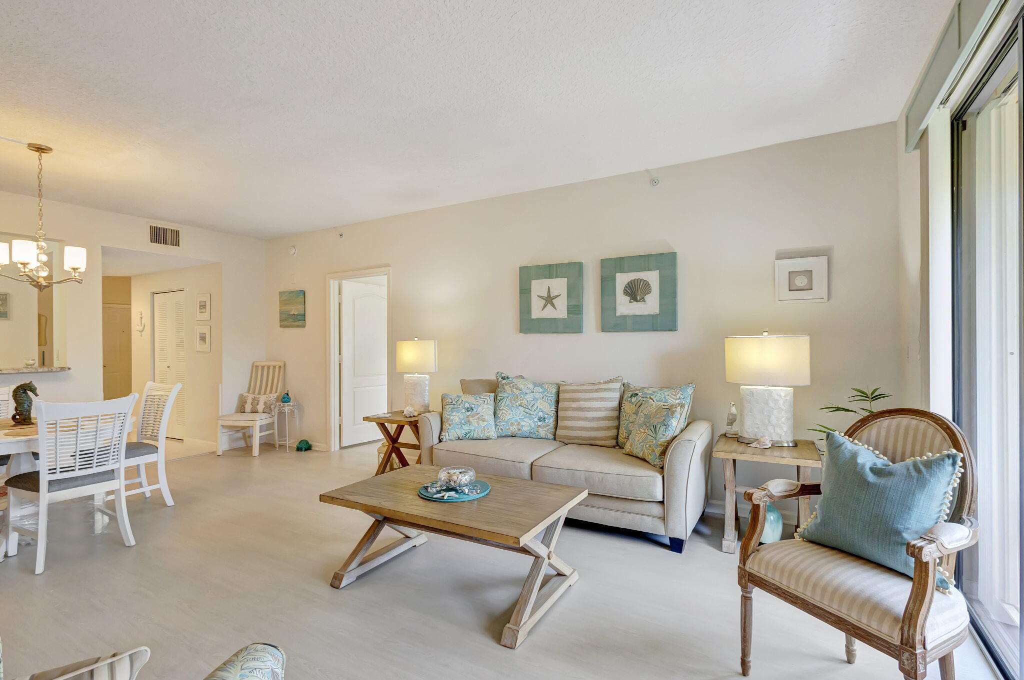 800 Uno Lago Drive 302