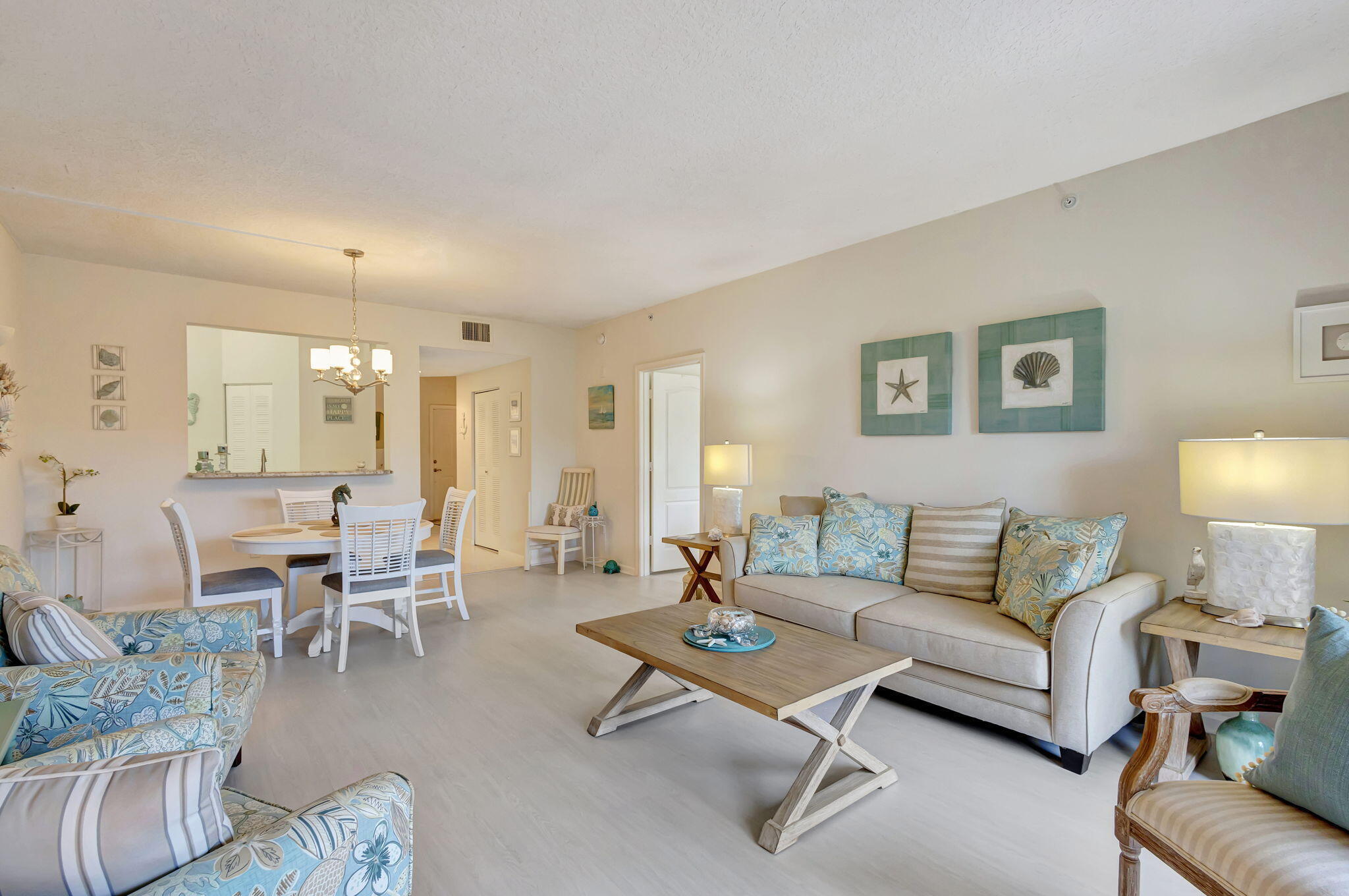 800 Uno Lago Drive 302