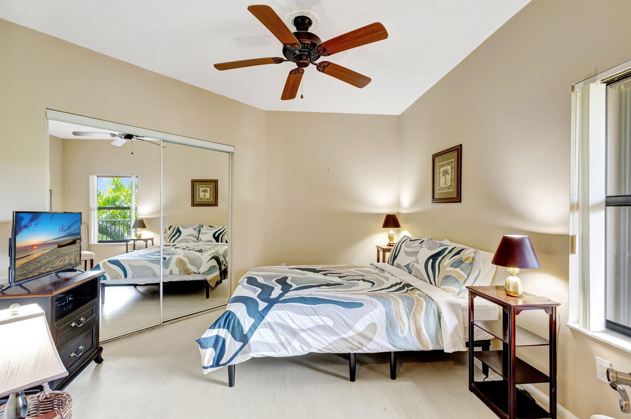 800 Uno Lago Drive 302