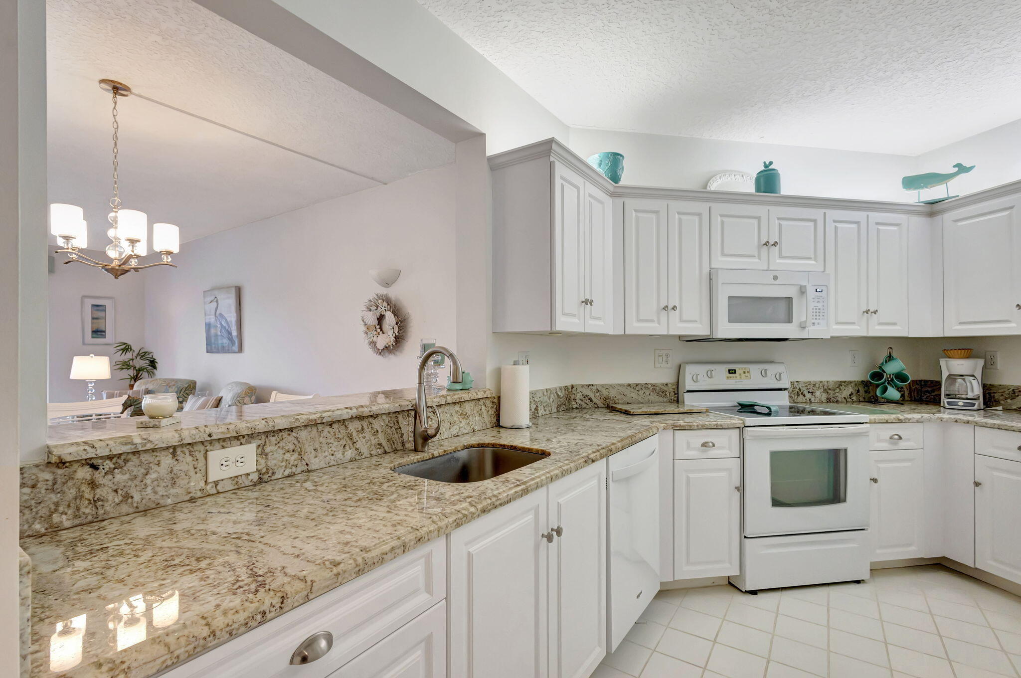 800 Uno Lago Drive 302