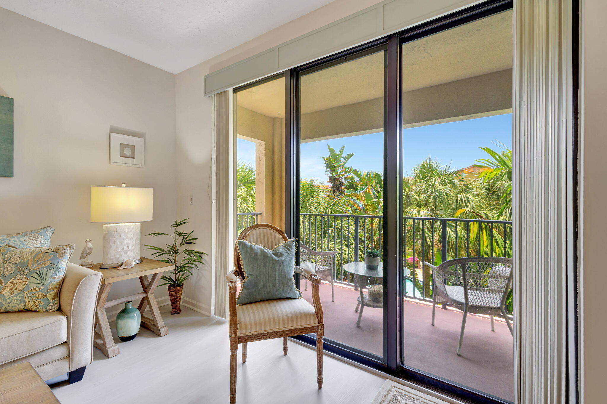 800 Uno Lago Drive 302