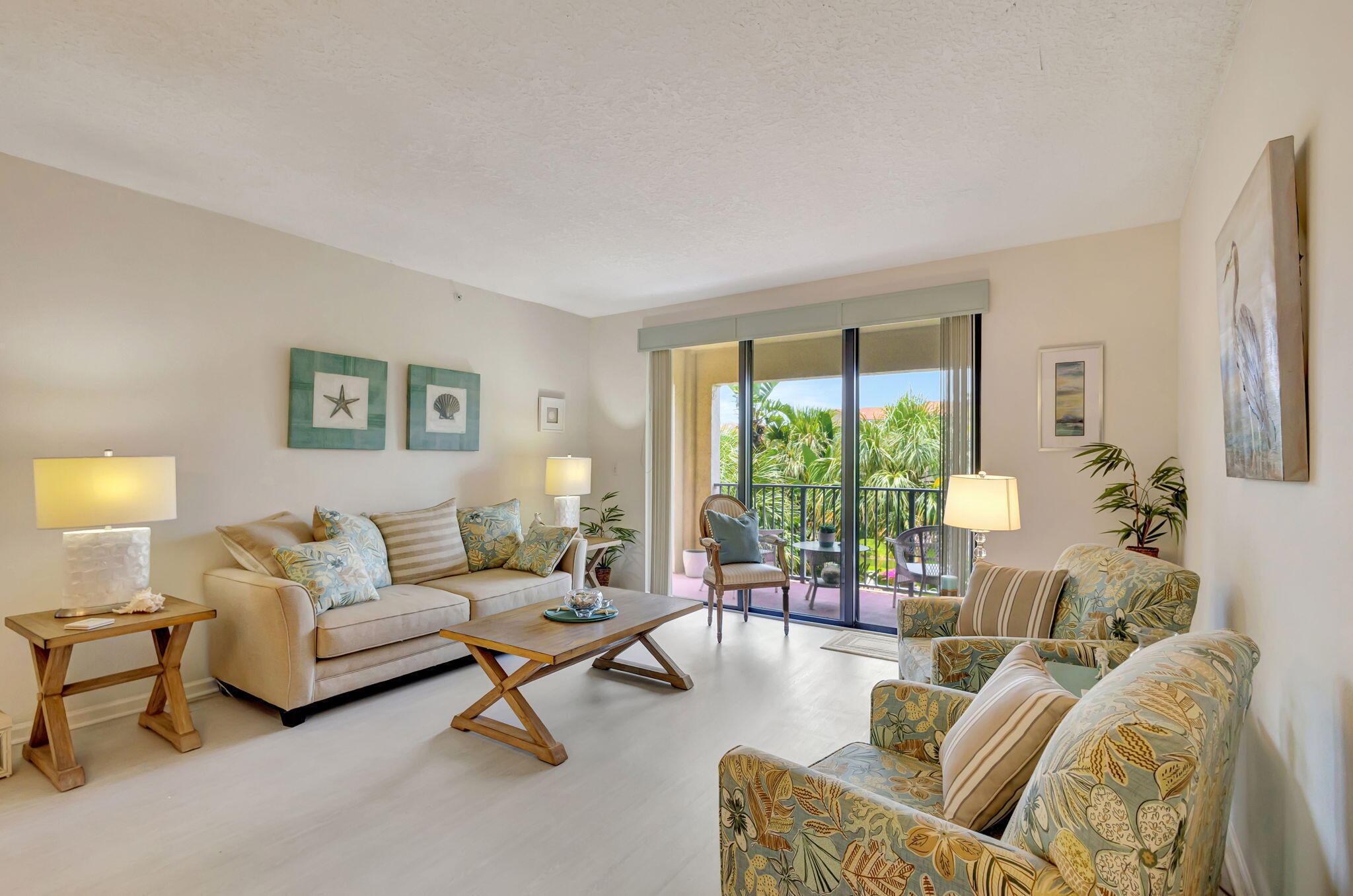 800 Uno Lago Drive 302