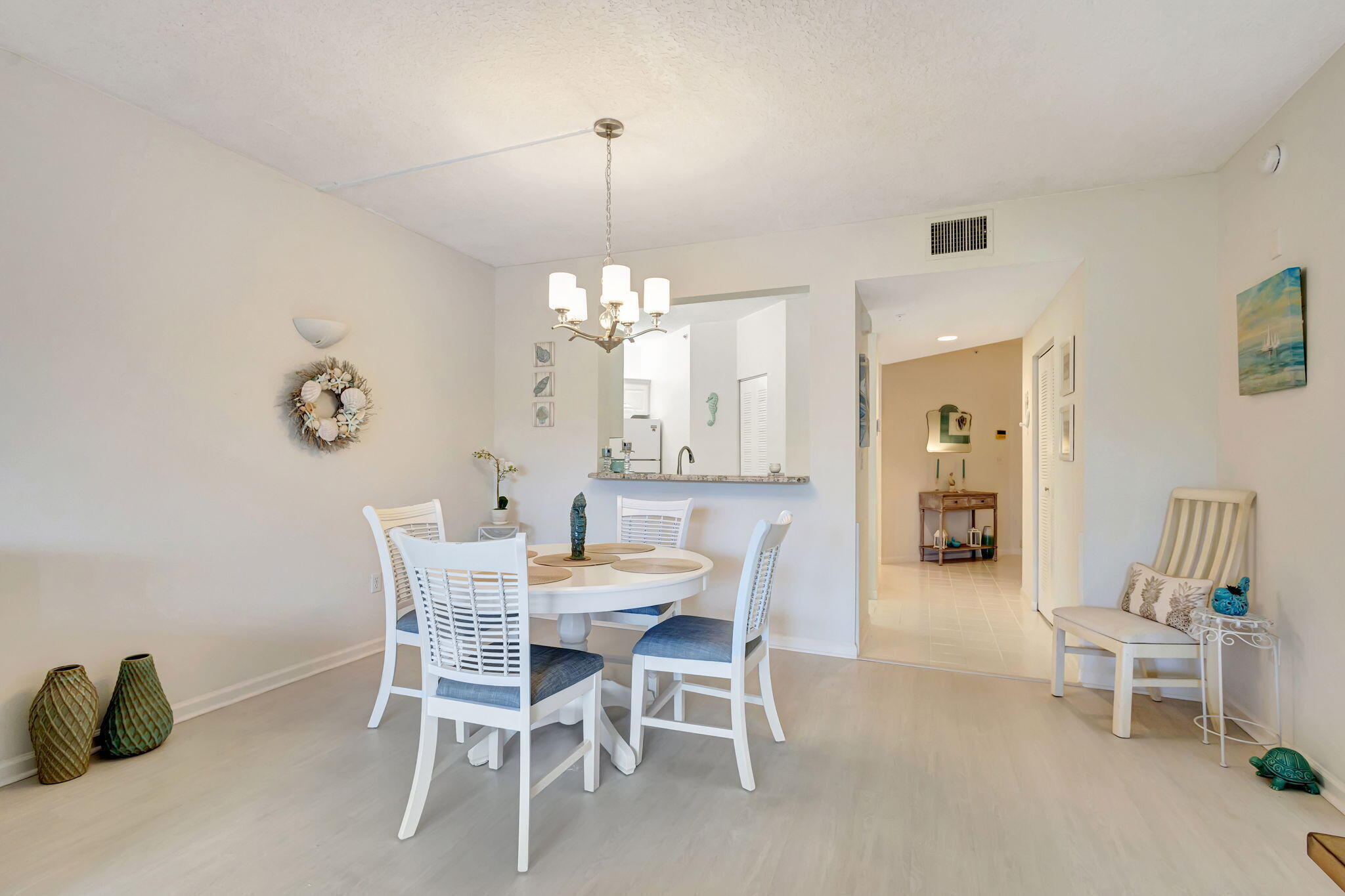 800 Uno Lago Drive 302