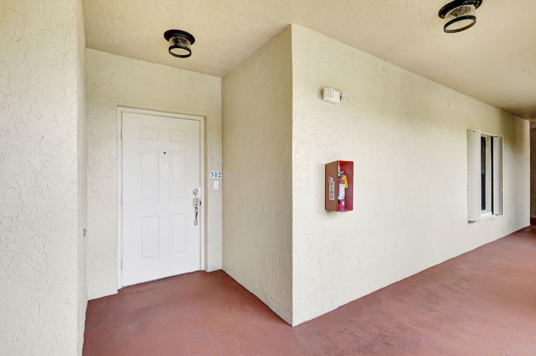 800 Uno Lago Drive 302