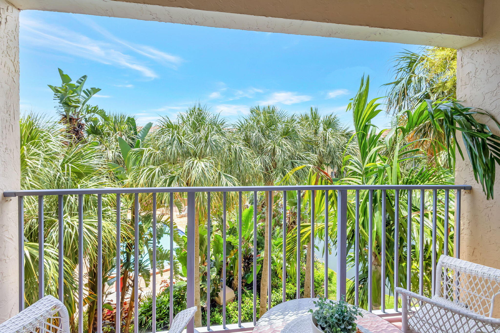 800 Uno Lago Drive 302