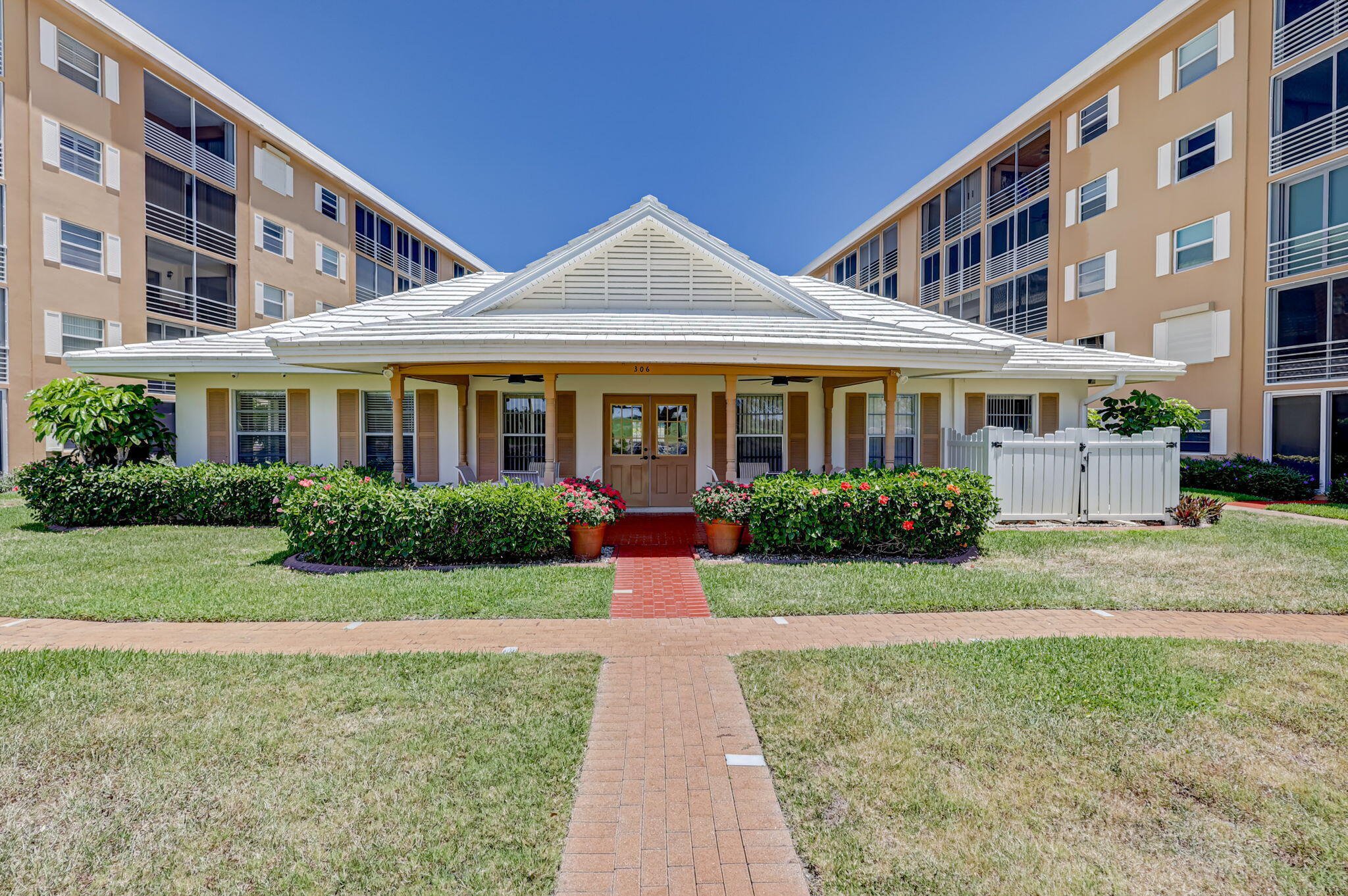 300 Golfview Road 506