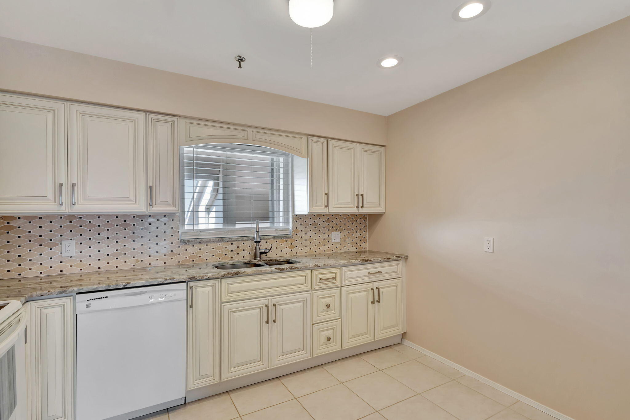 300 Golfview Road 506