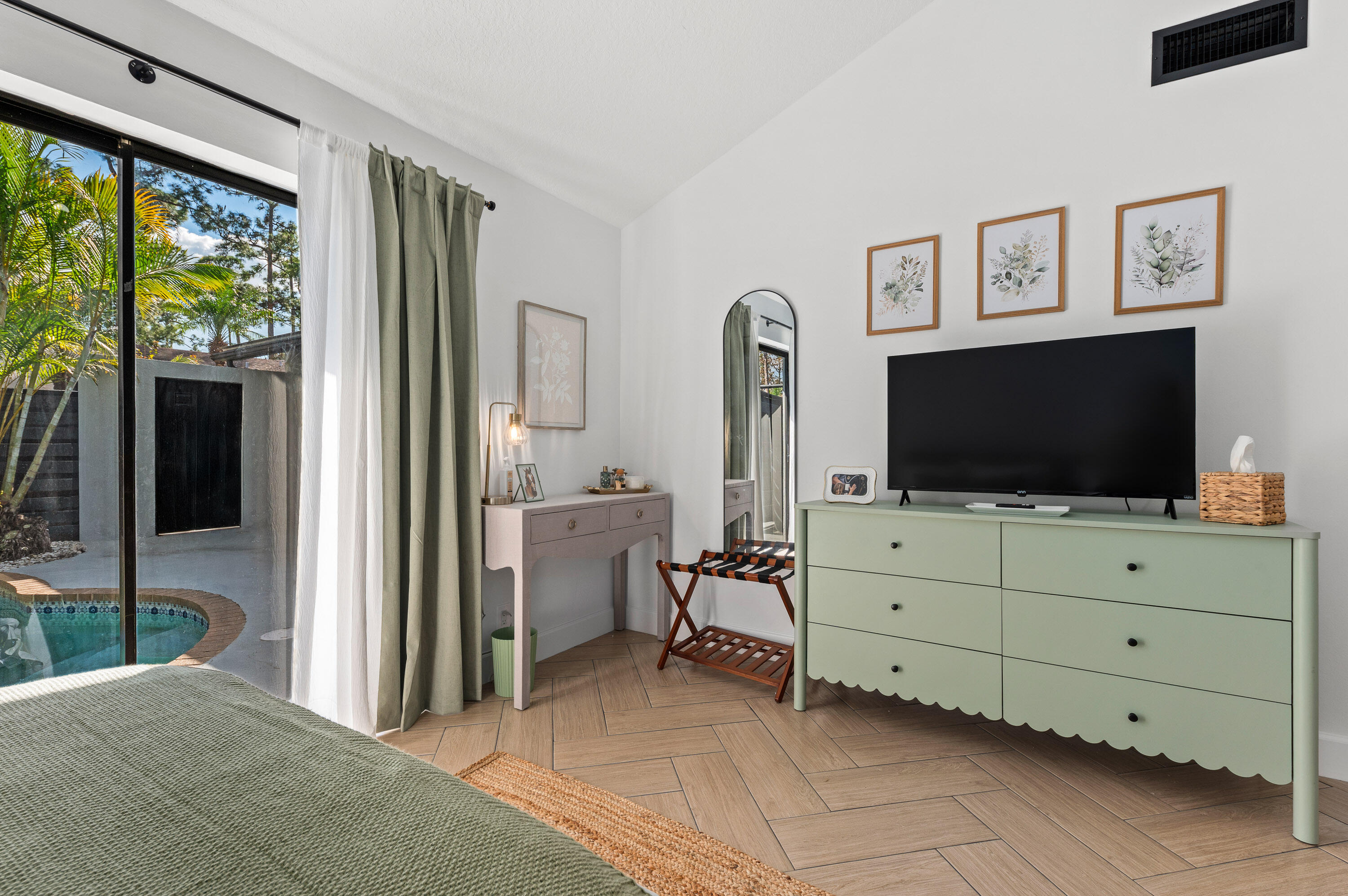 1277 Periwinkle Place