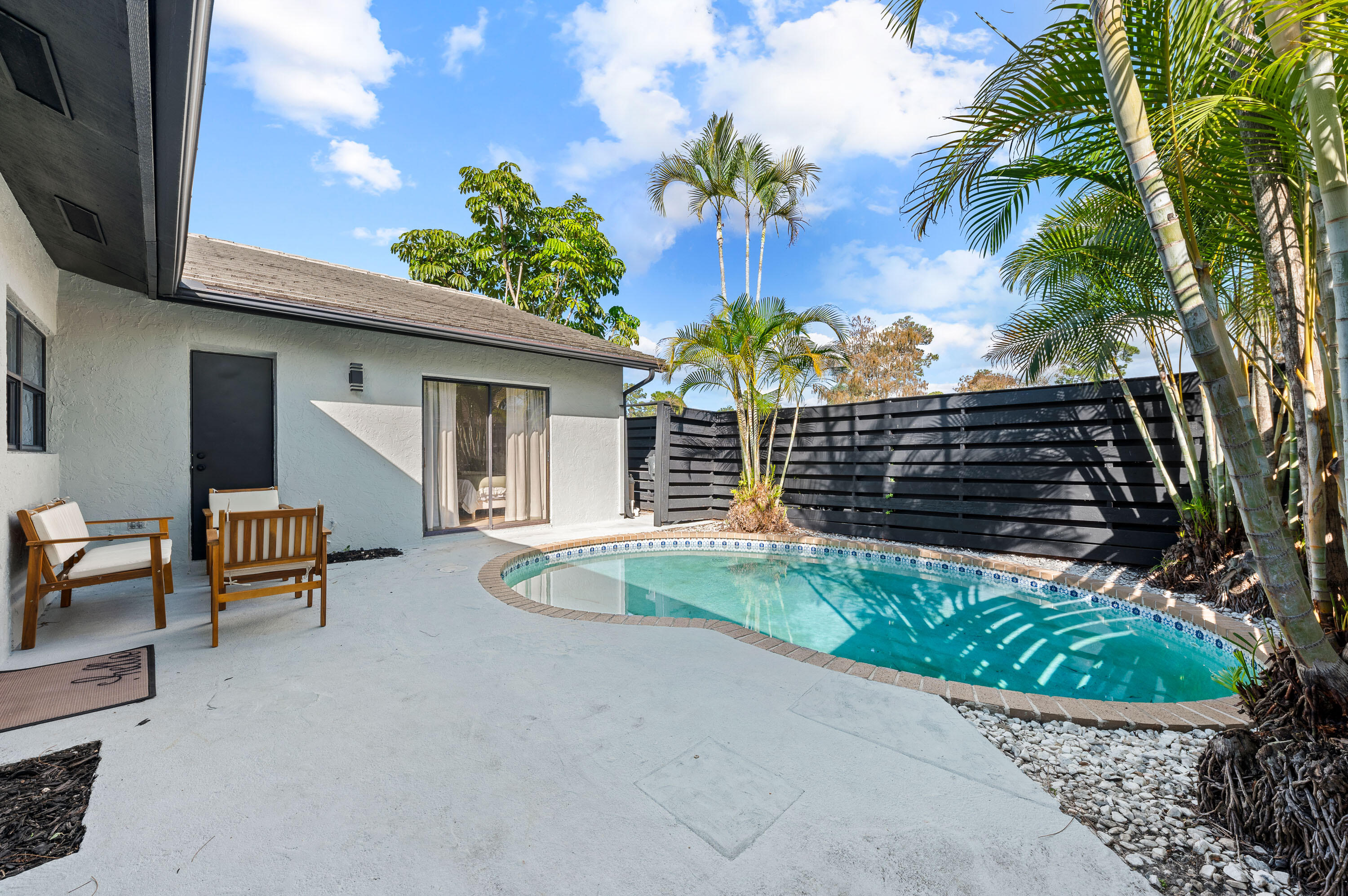 1277 Periwinkle Place