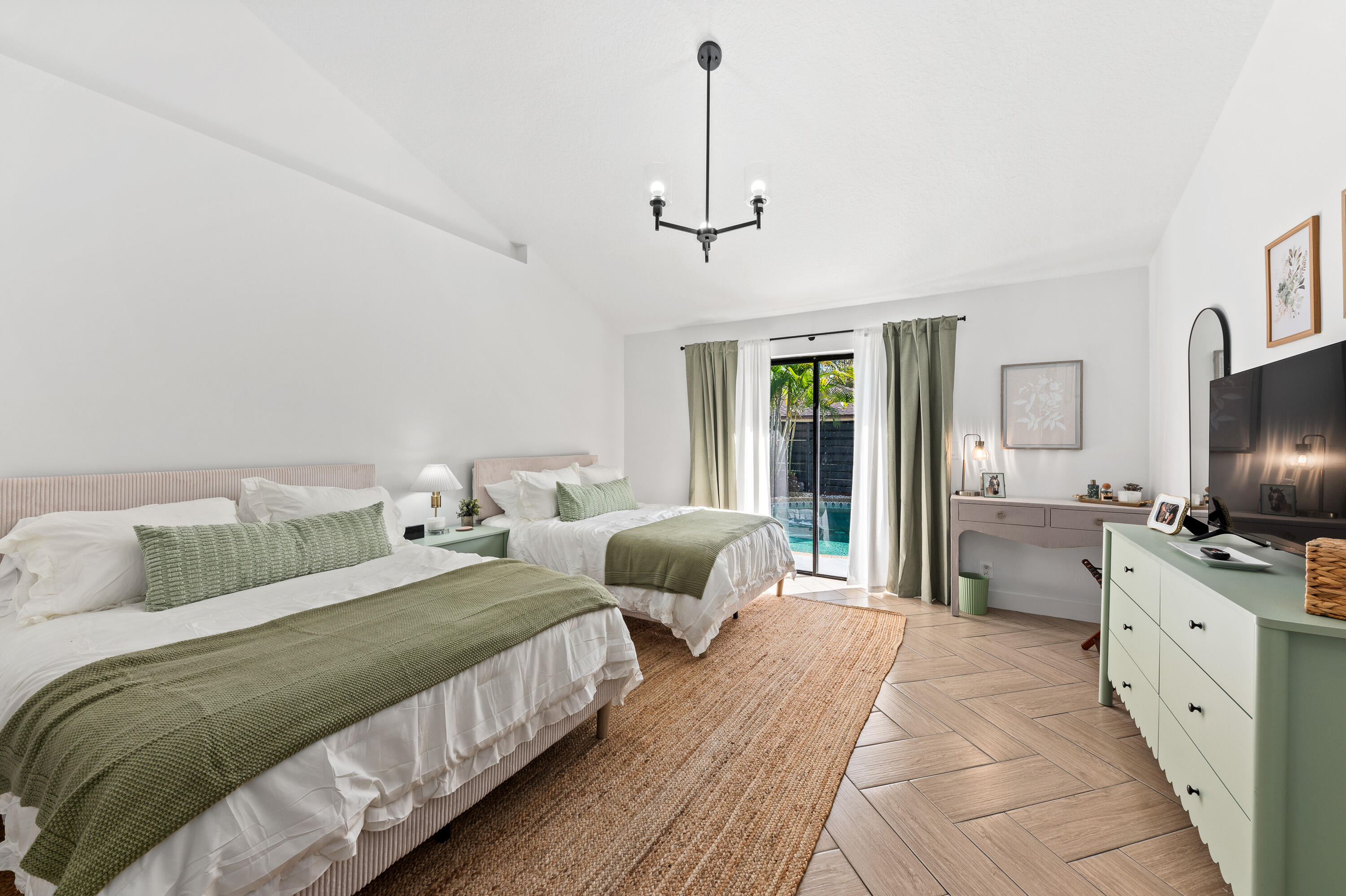 1277 Periwinkle Place