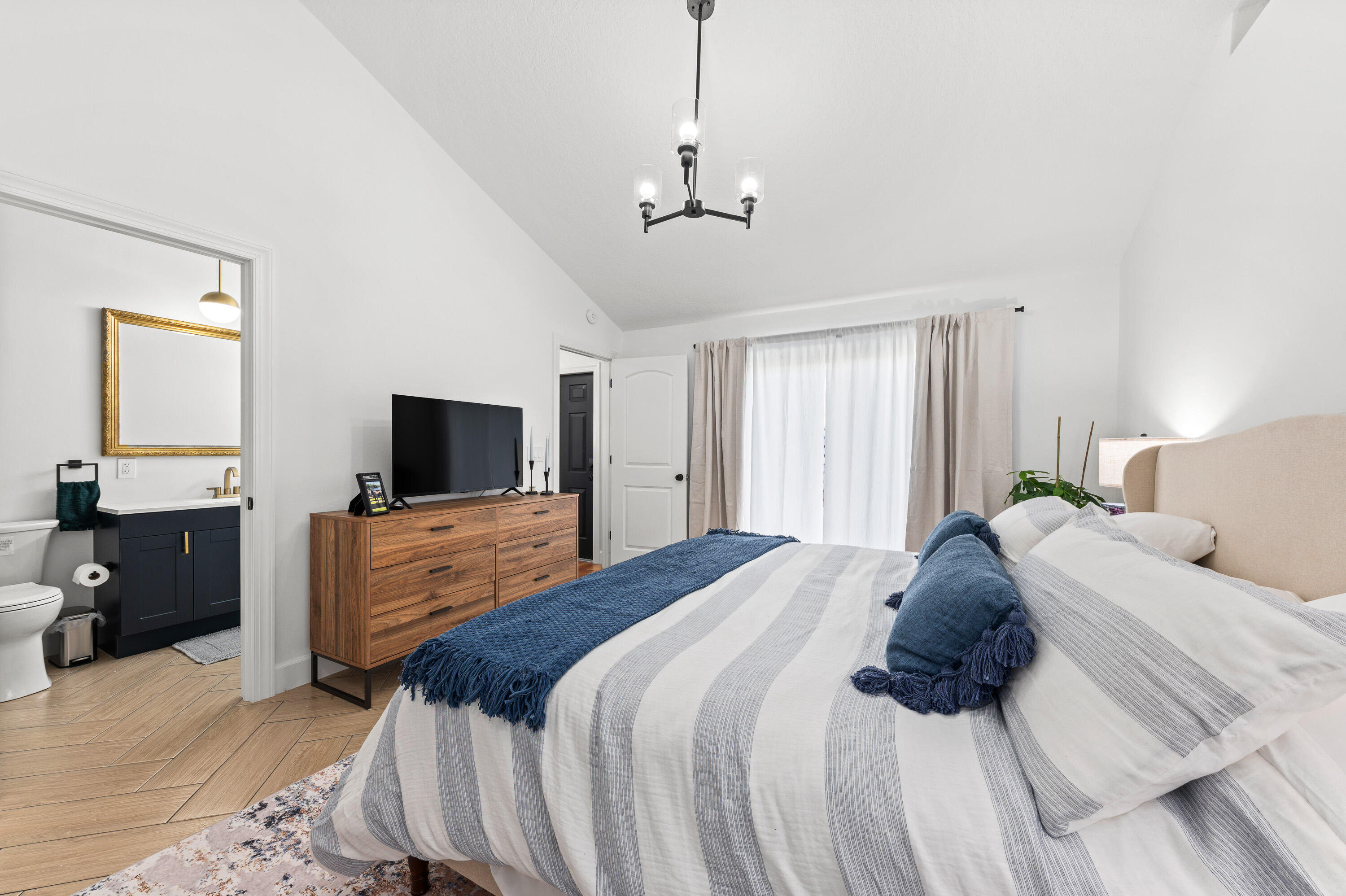 1277 Periwinkle Place