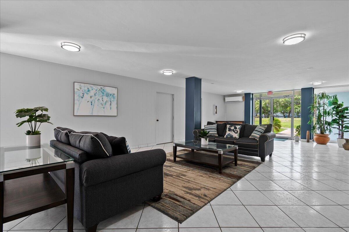 5301 NW 2nd Avenue Ph-h