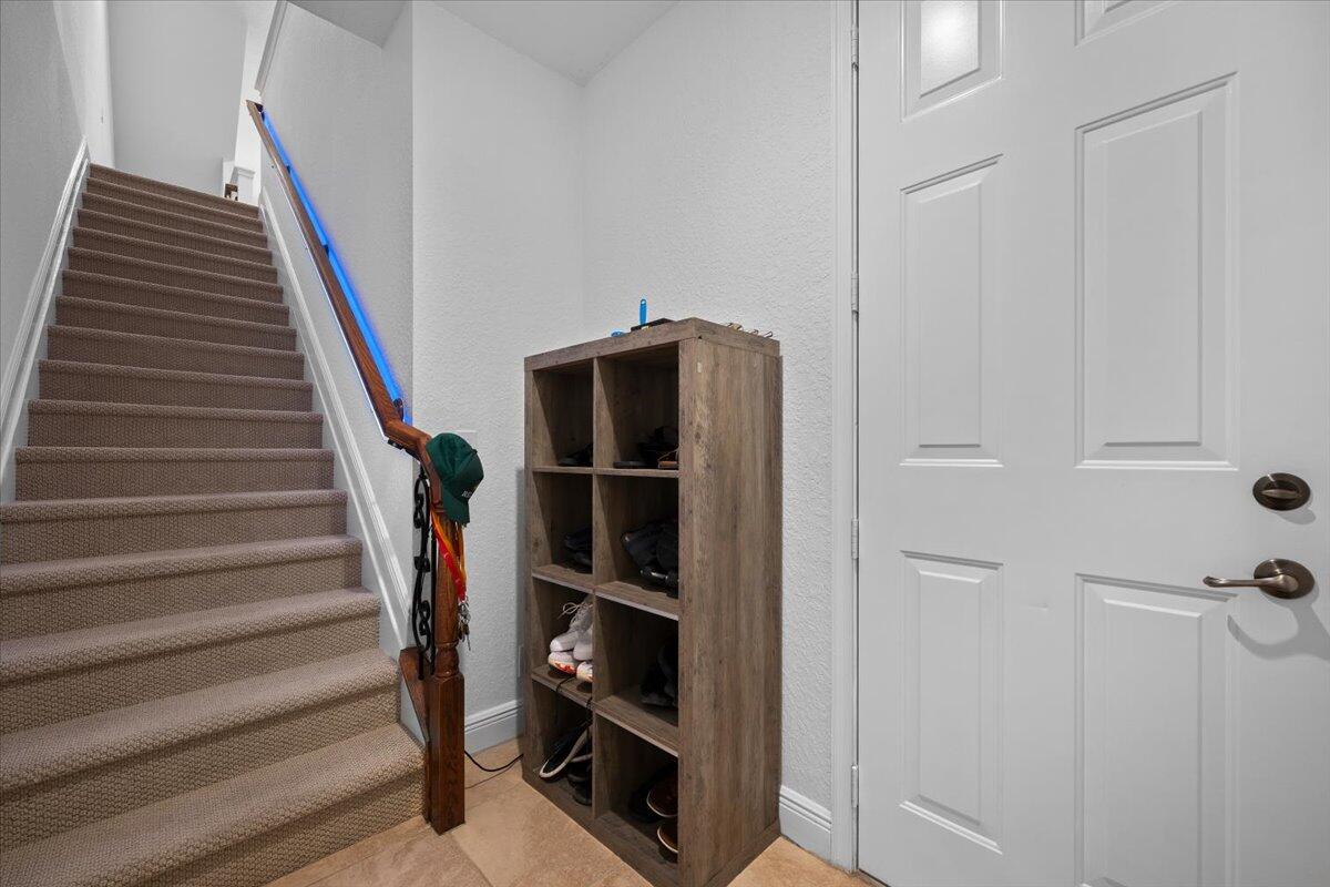5102 Artesa Way W