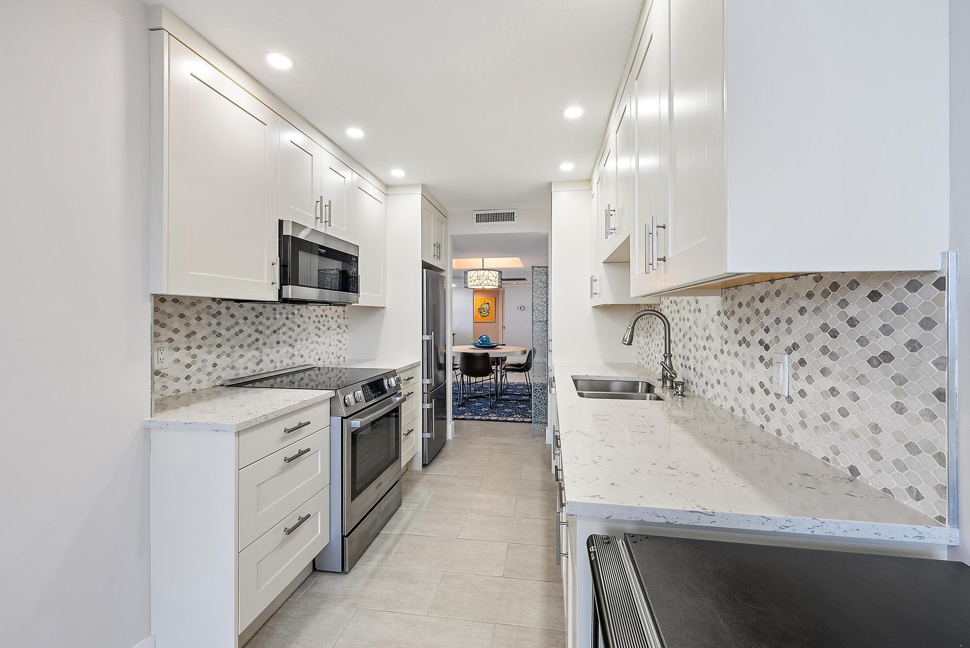 4200 N Ocean Drive 2-705