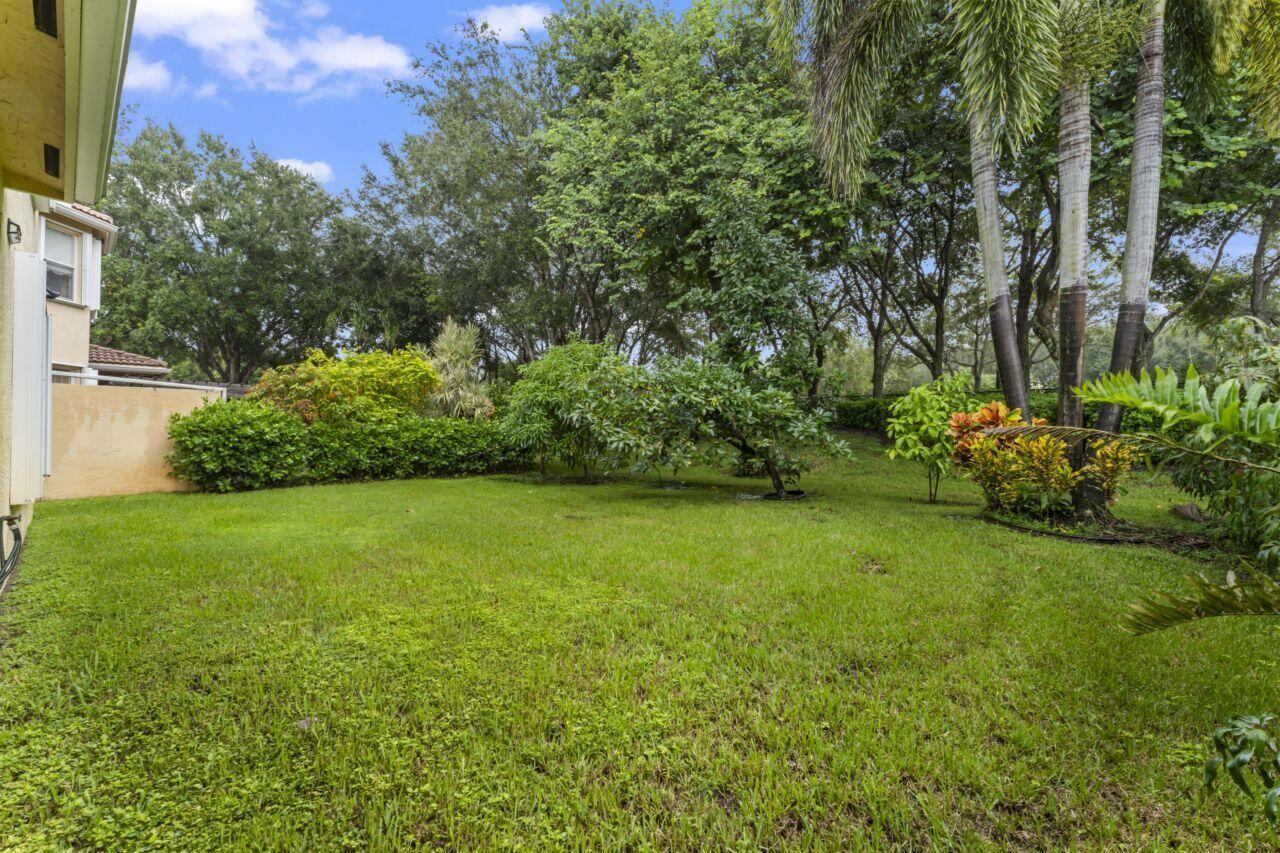 8492 Breezy Oak Way