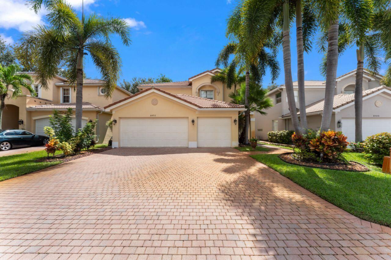 8492 Breezy Oak Way