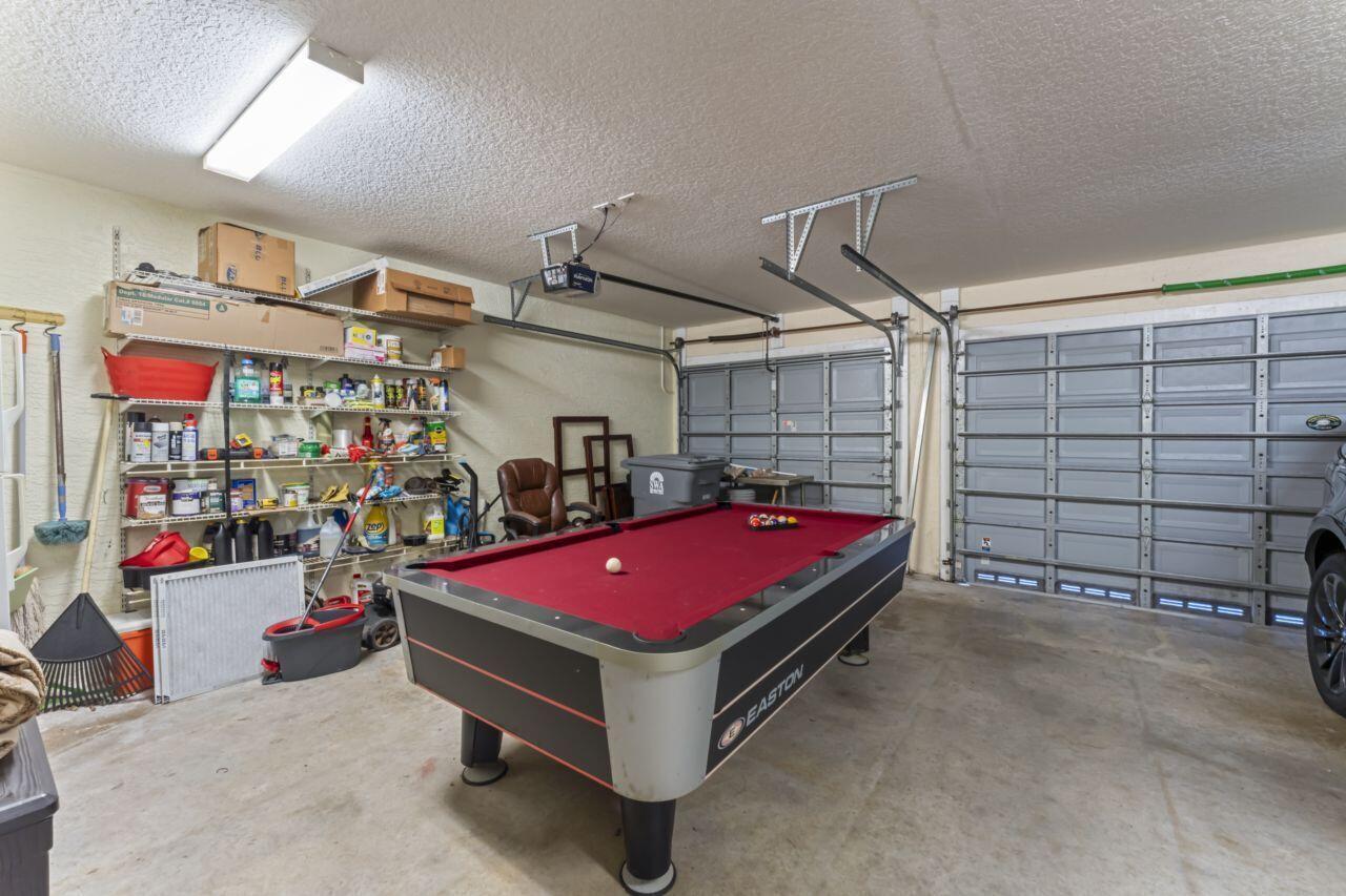 8492 Breezy Oak Way
