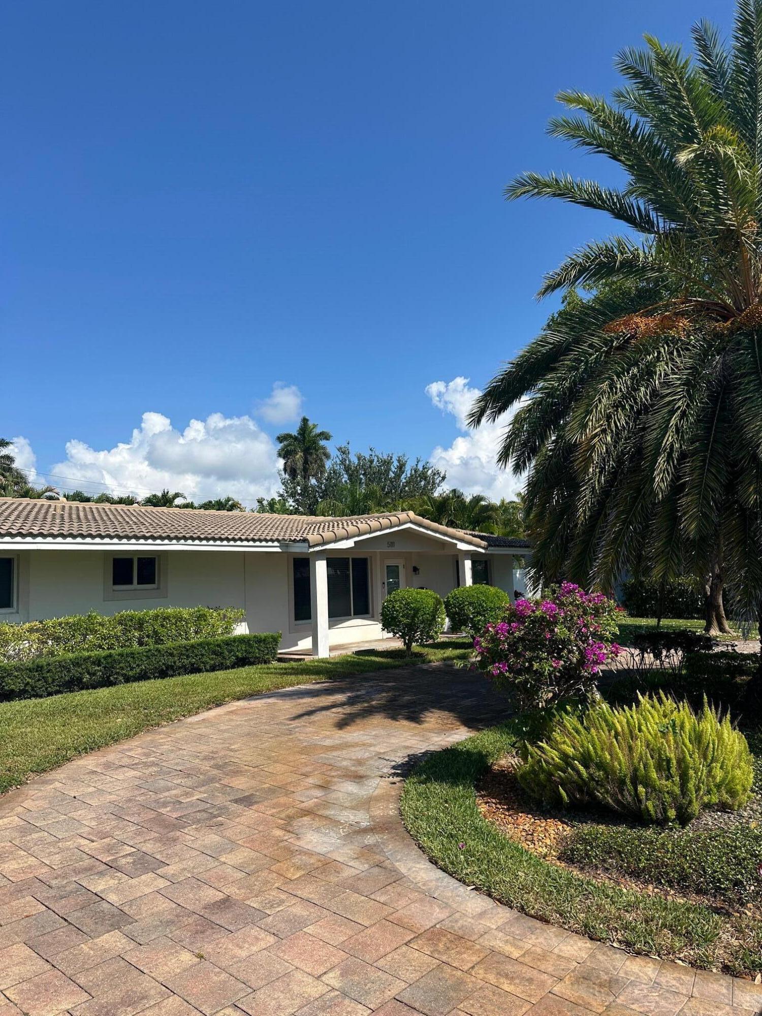 5111 NE 27th Terrace NE