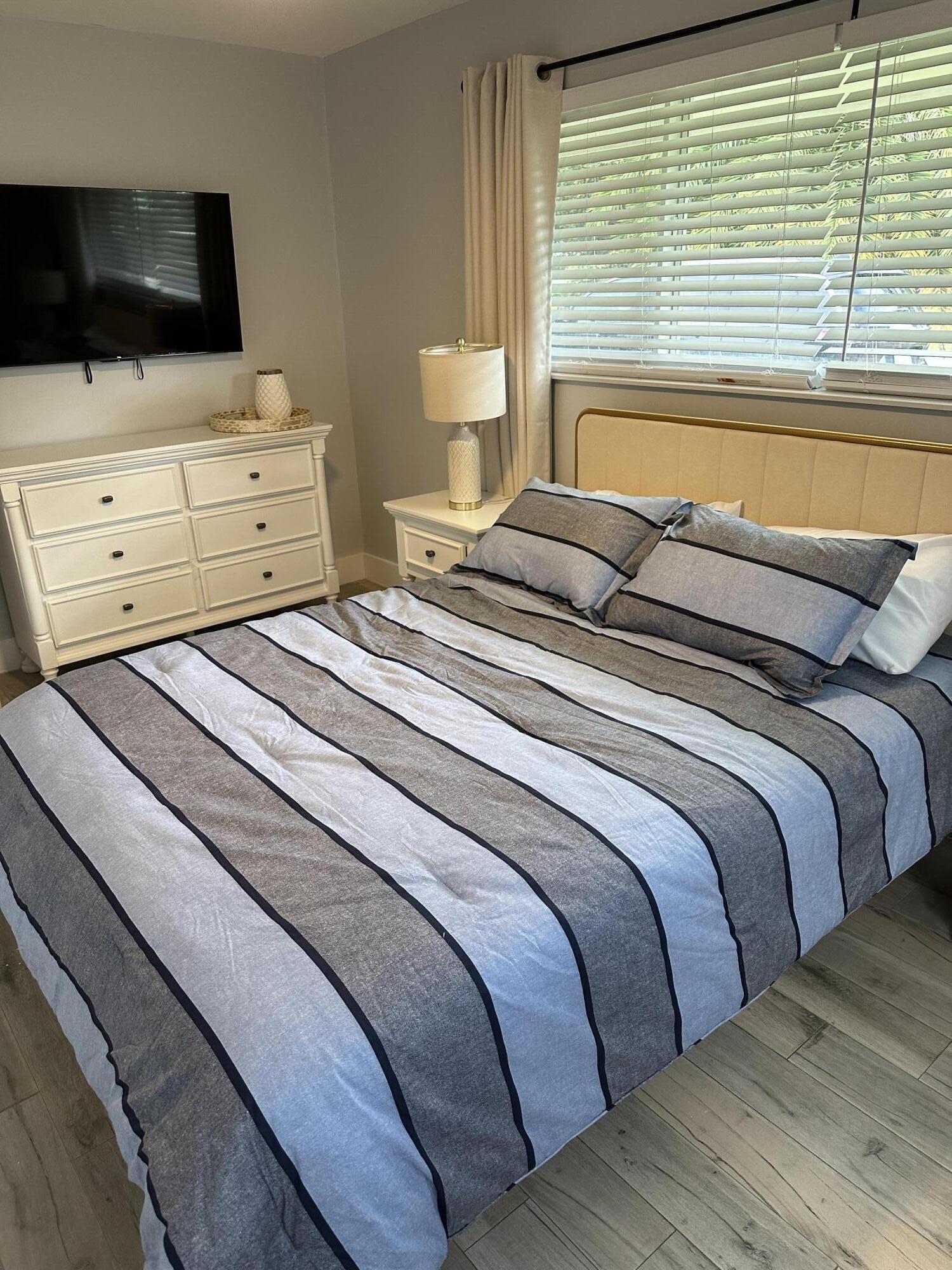 5111 NE 27th Terrace NE