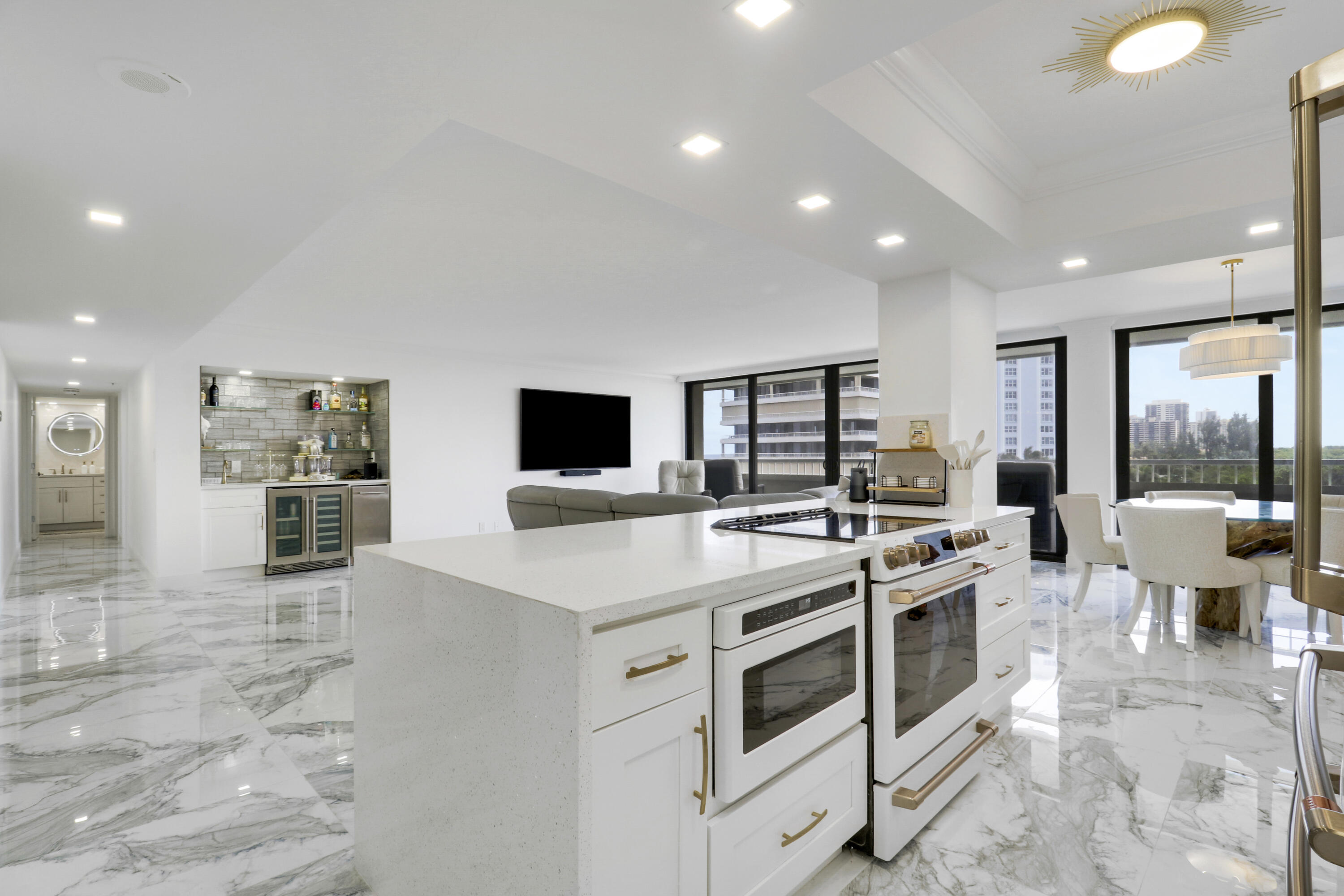 5280 N Ocean Drive