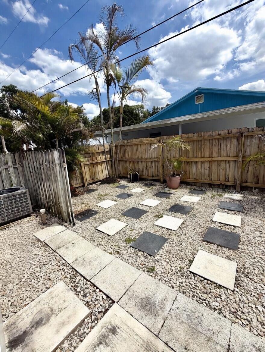 908 Anglers Way
