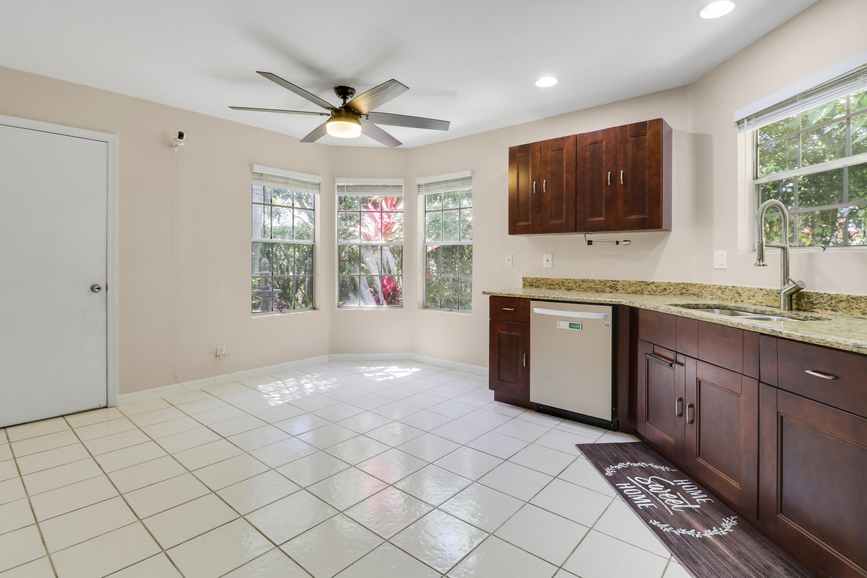1437 Dandelion Lane