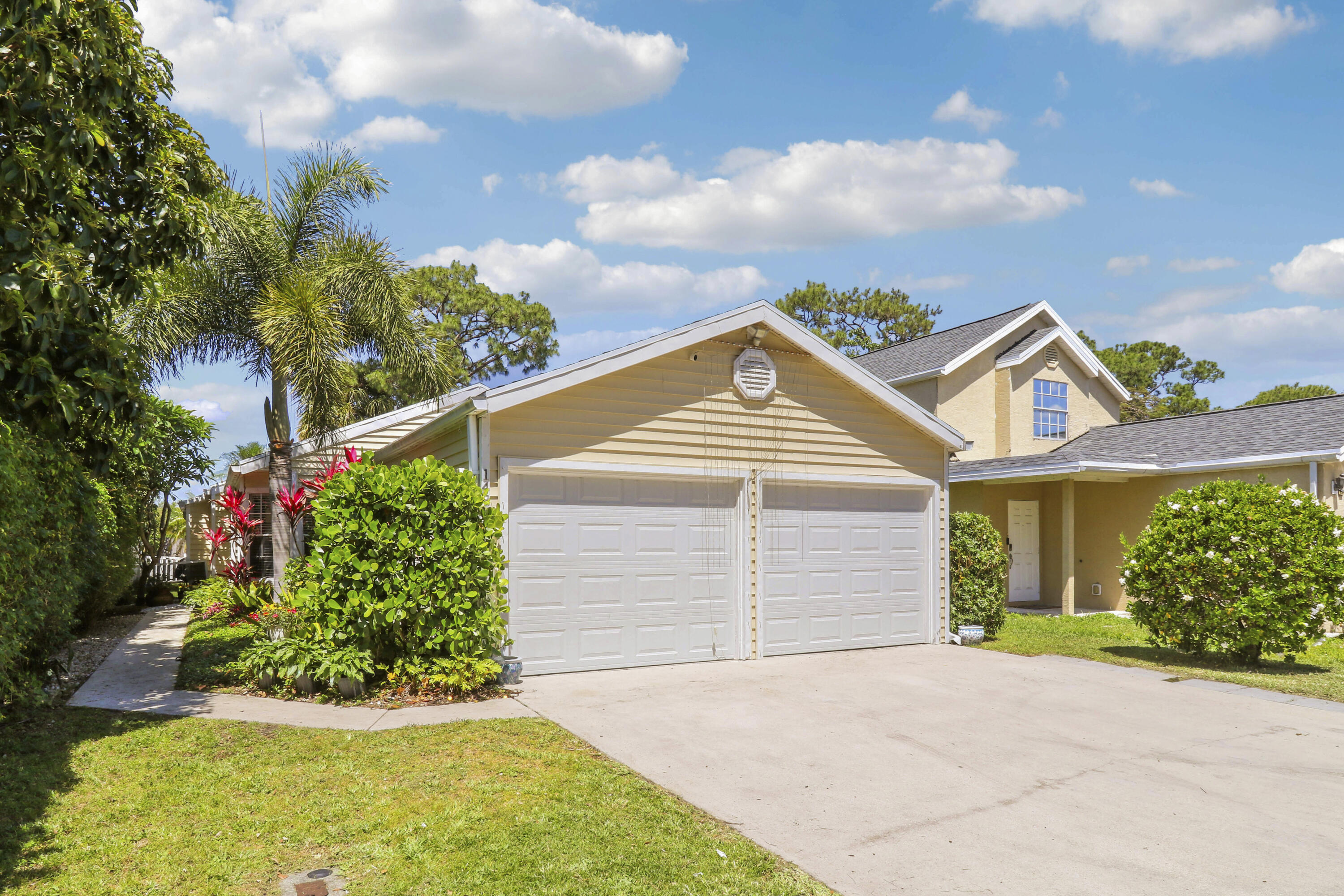 1437 Dandelion Lane