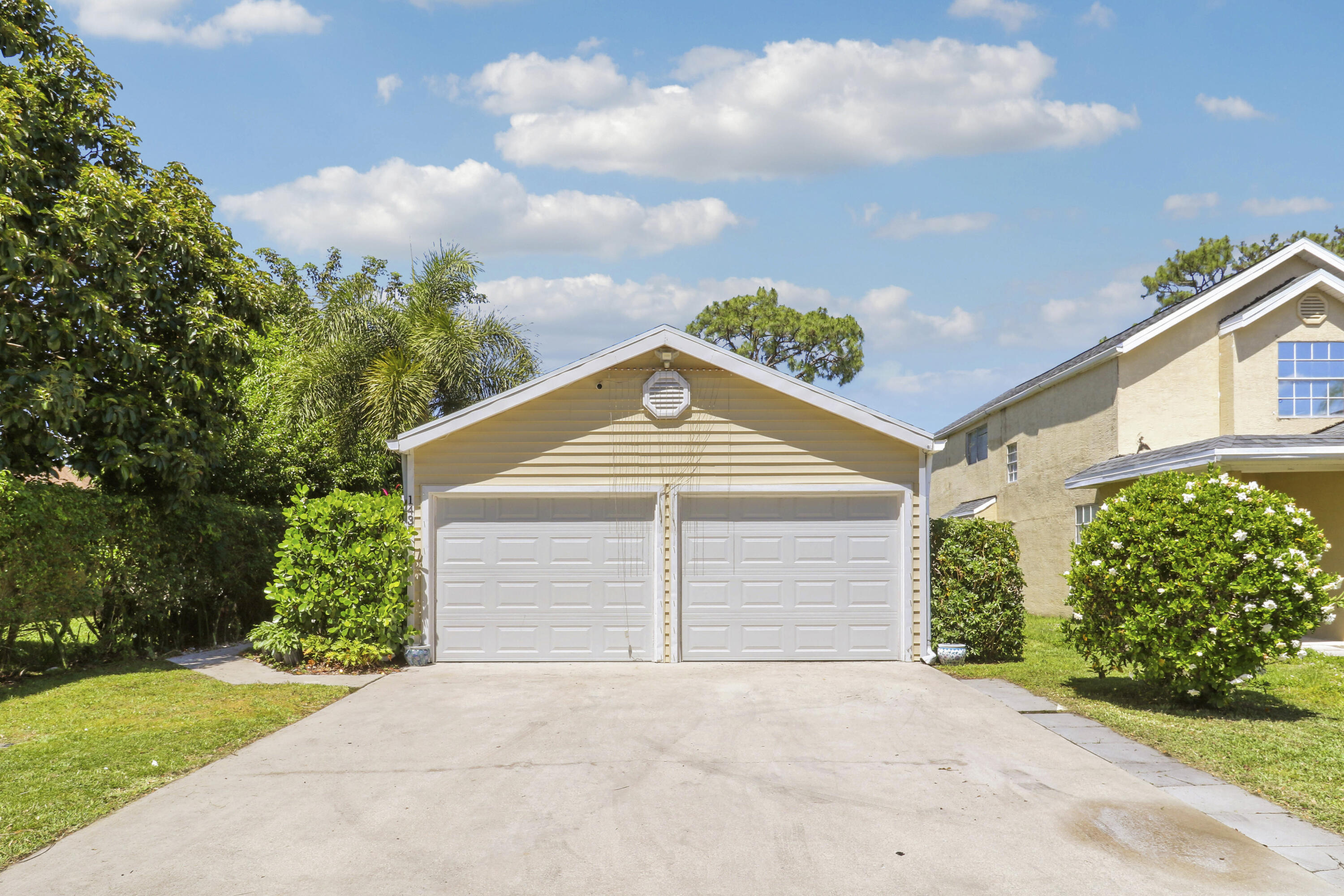 1437 Dandelion Lane