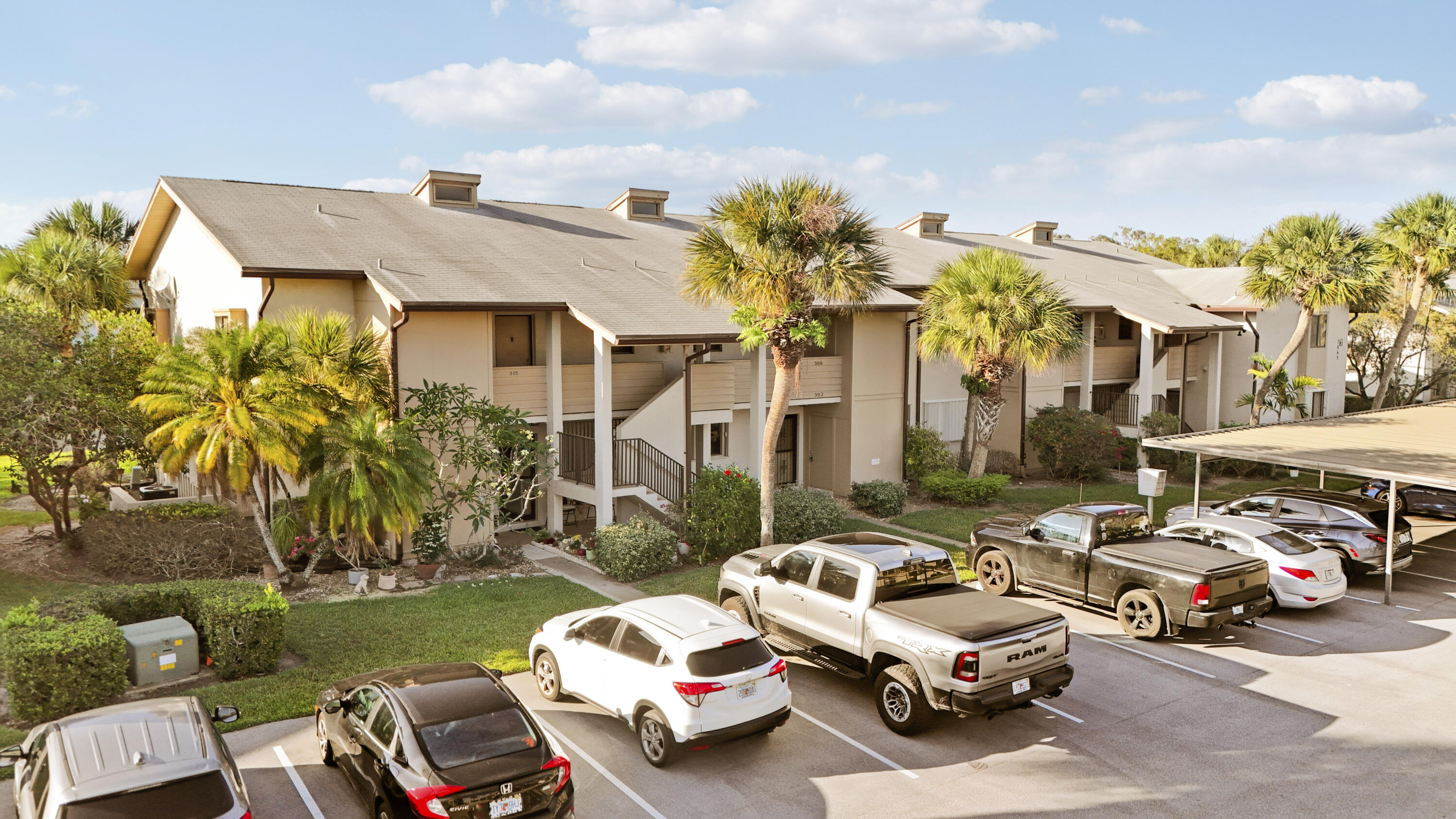 3061 SE Aster Lane 302