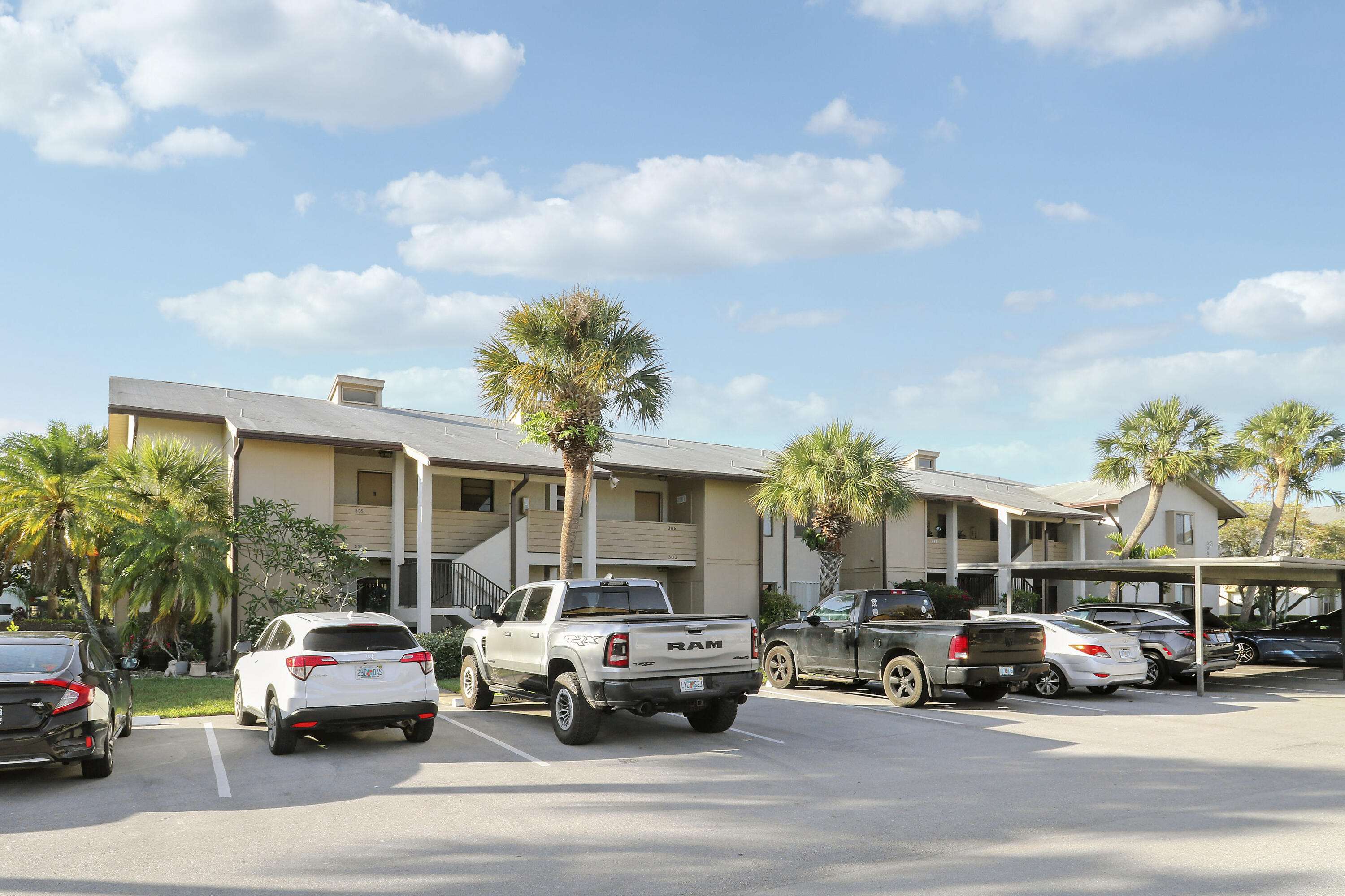 3061 SE Aster Lane 302