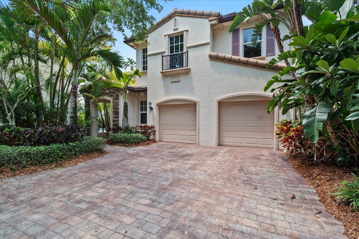 883 Taft Court