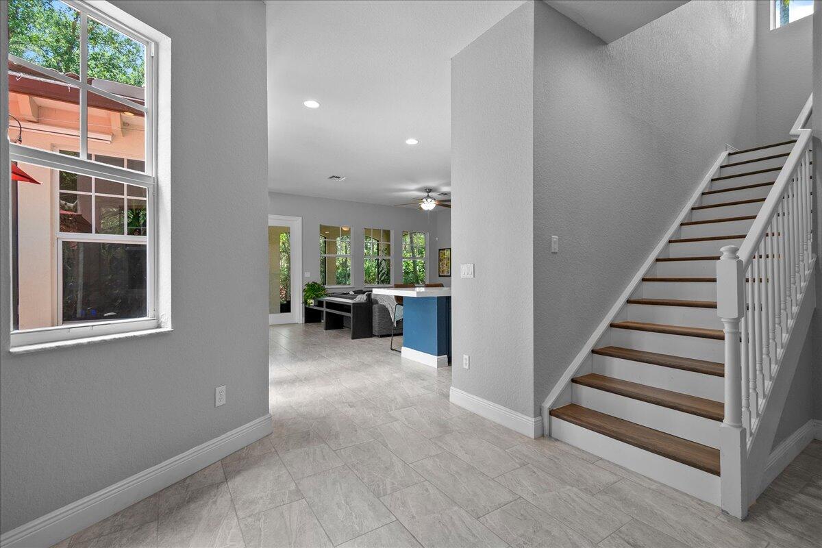 883 Taft Court