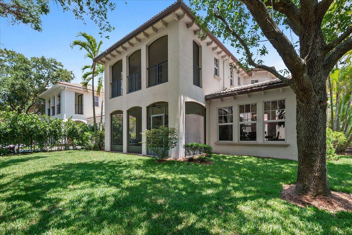 883 Taft Court