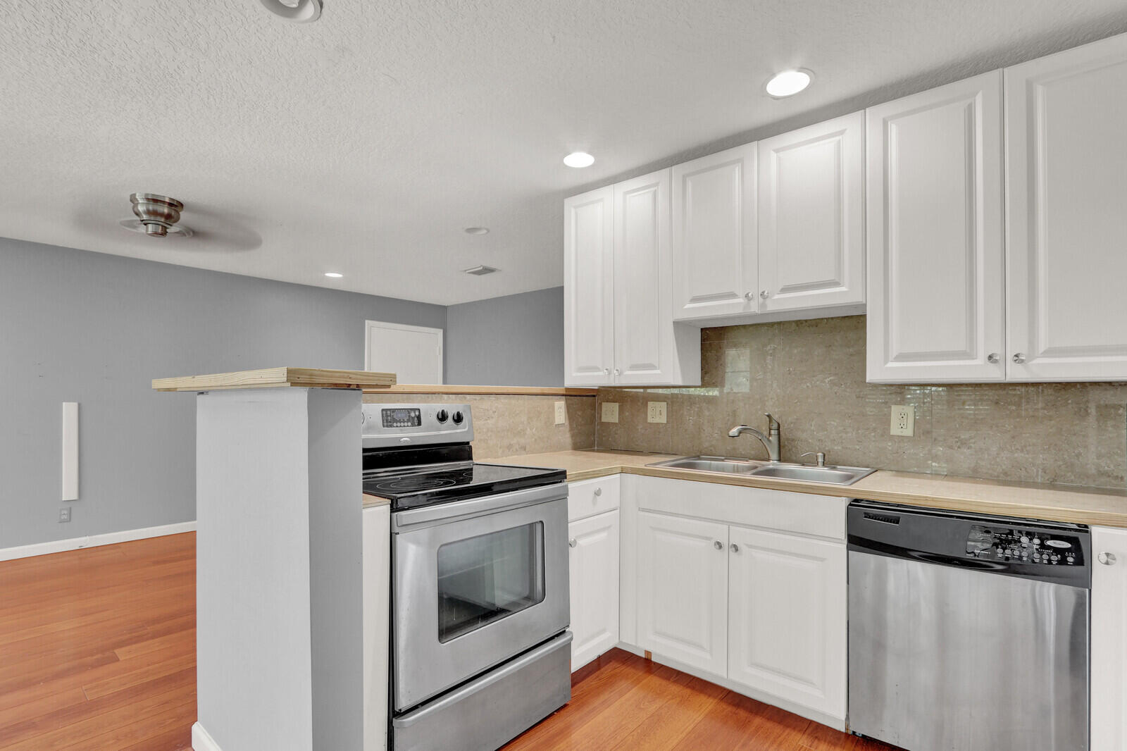 312 Southwind Drive 207