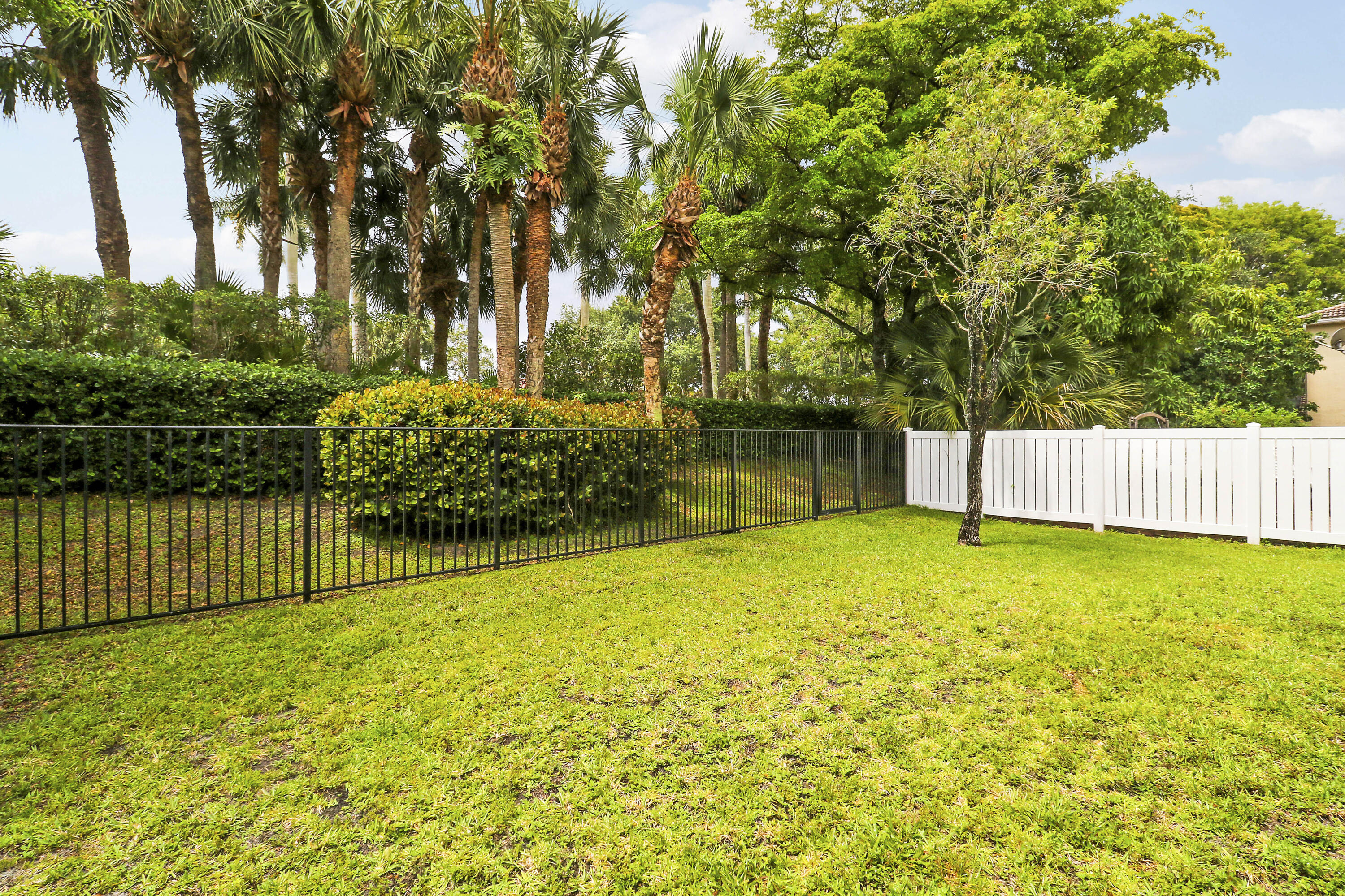 5068 Northern Lights Drive