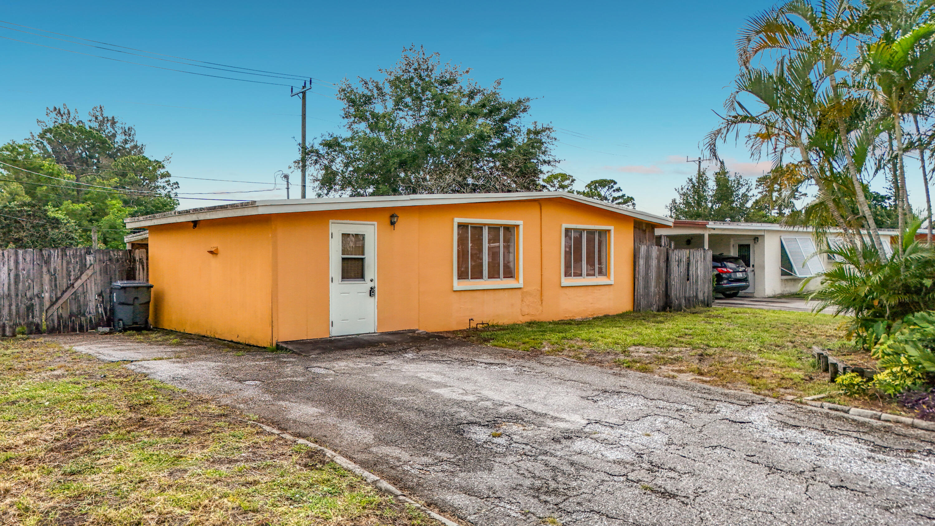 2066 Tarragon Road