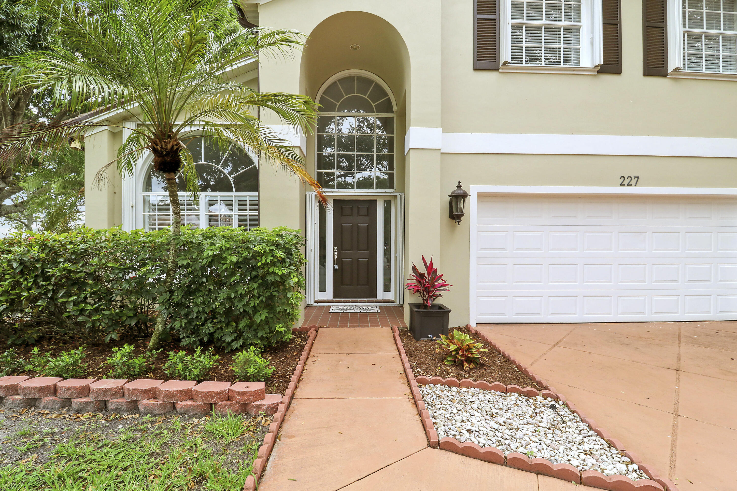 227 Skylark Point